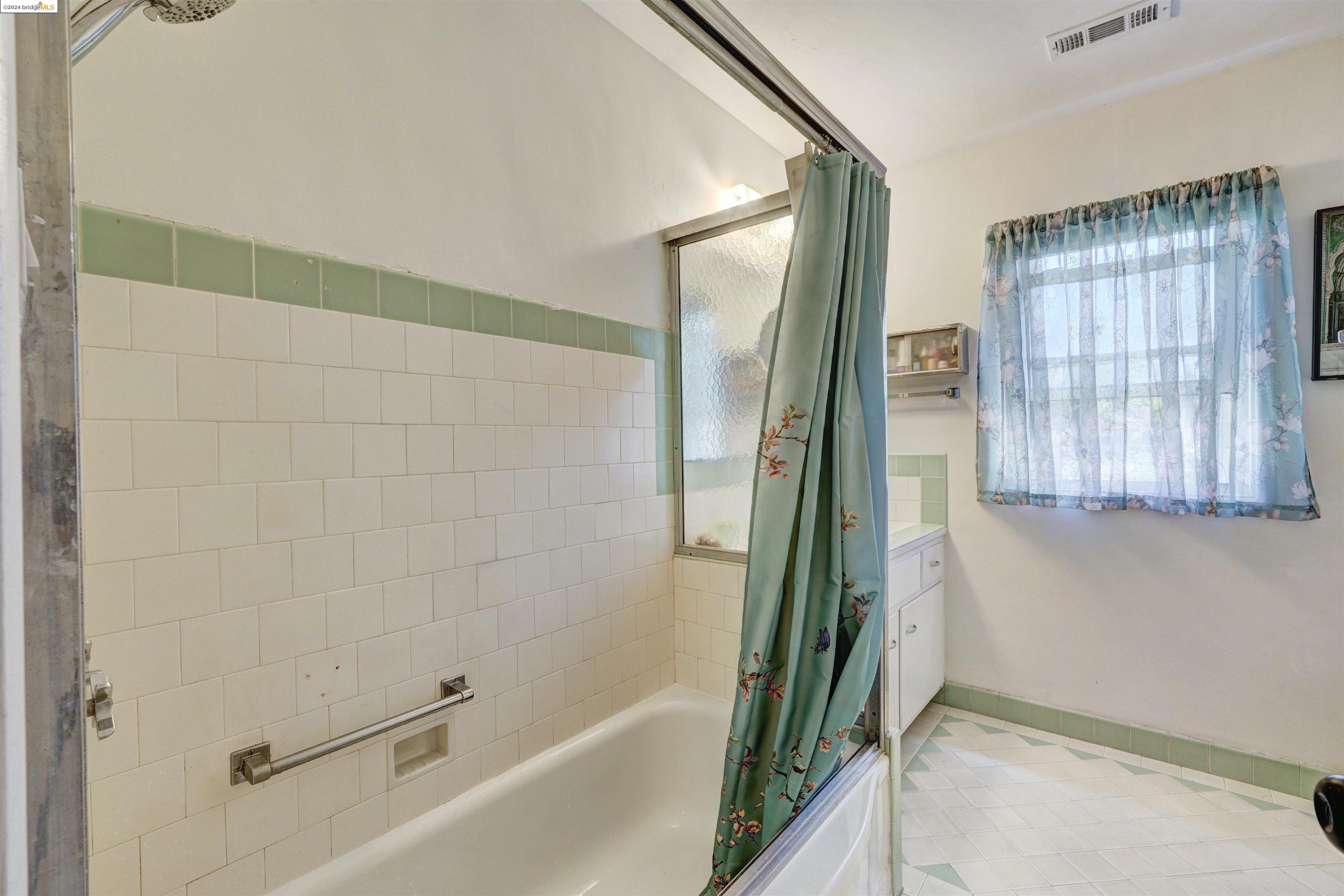 Detail Gallery Image 26 of 36 For 1630 136th Ave, San Leandro,  CA 94578 - 2 Beds | 1 Baths