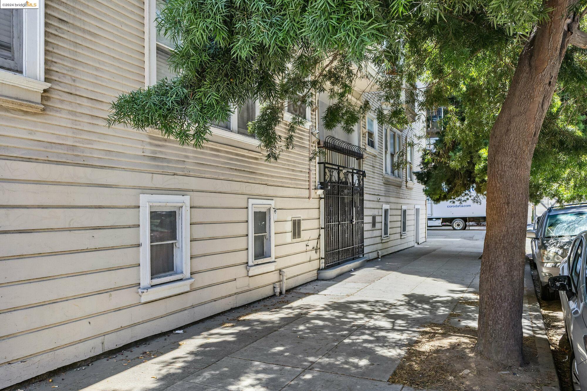 Photo #6: 41060912 Listing: Photo #6