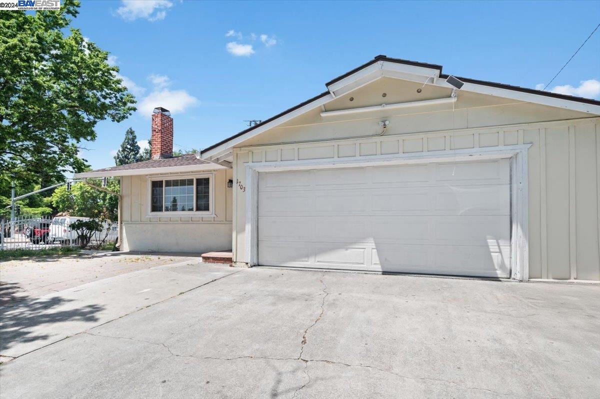Detail Gallery Image 1 of 1 For 1703 Chaucer, San Jose,  CA 95116 - 4 Beds | 2 Baths