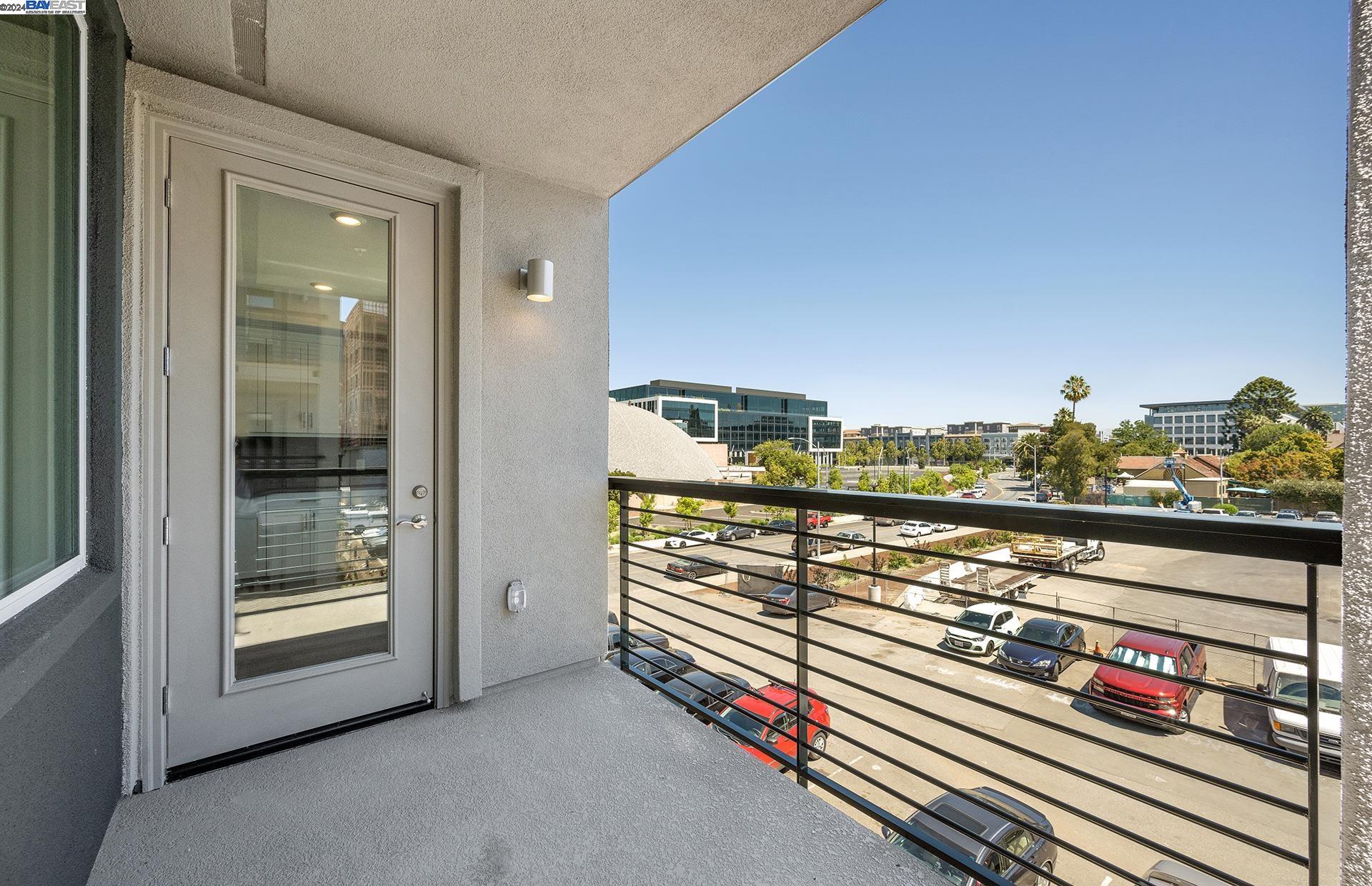 Detail Gallery Image 15 of 31 For 3356 Petunia Court #303 - 64-06,  San Jose,  CA 95117 - 2 Beds | 2 Baths