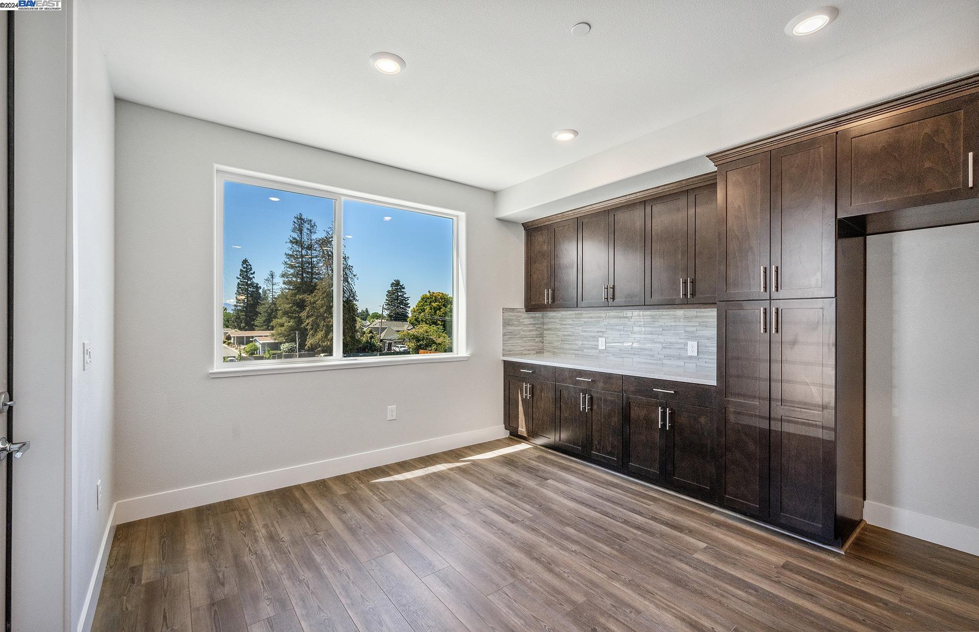 Detail Gallery Image 27 of 44 For 3356 Petunia Court #304 / 68-06,  San Jose,  CA 95117 - 3 Beds | 2 Baths