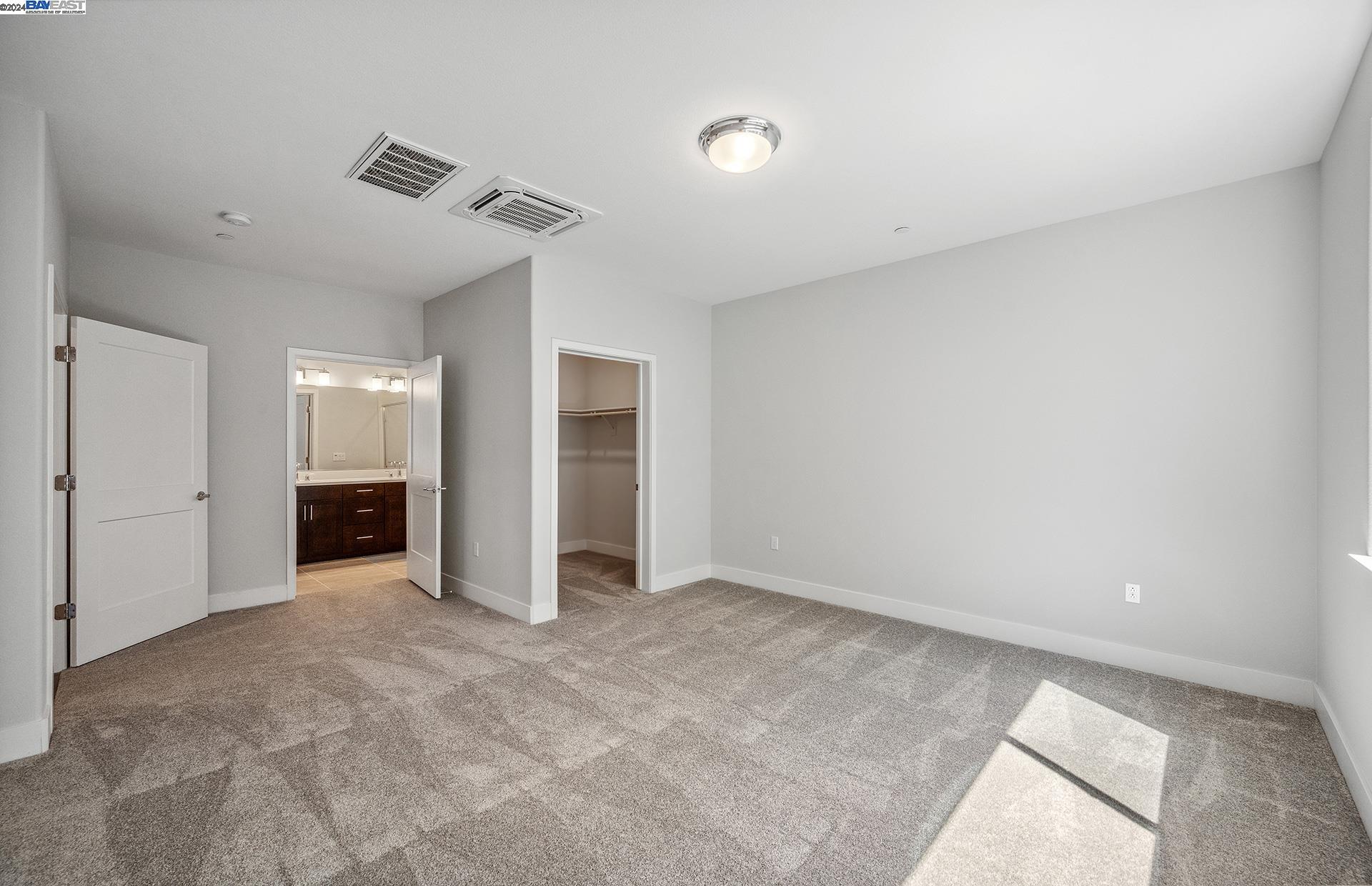 Detail Gallery Image 40 of 44 For 3356 Petunia Court #304 / 68-06,  San Jose,  CA 95117 - 3 Beds | 2 Baths