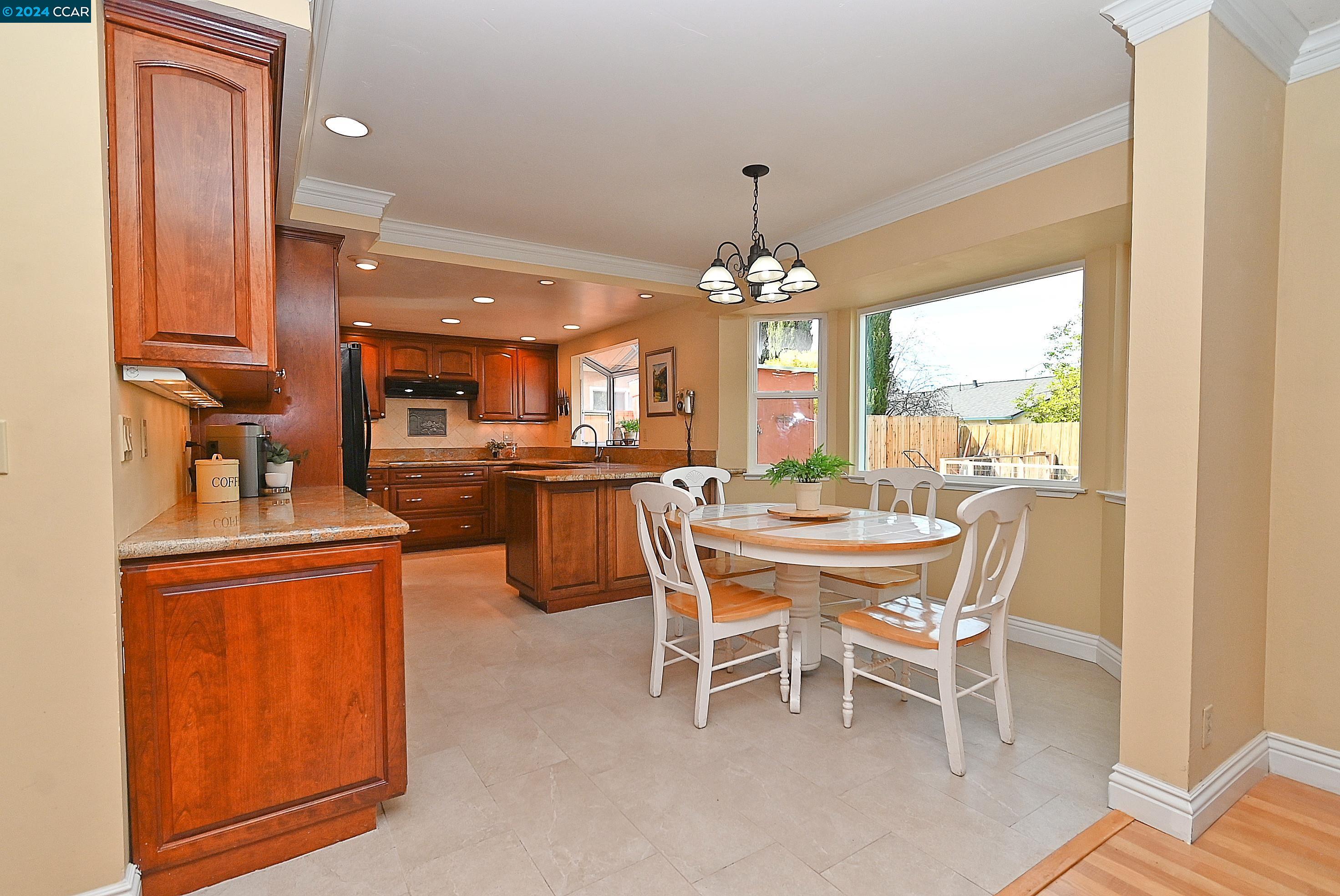 Detail Gallery Image 13 of 44 For 5091 Saint Celestine Ct, Concord,  CA 94521 - 4 Beds | 2/1 Baths