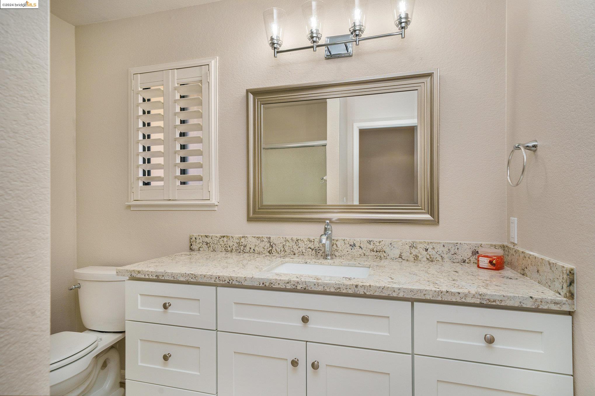 Detail Gallery Image 11 of 15 For 2299 Renwick Ln, Antioch,  CA 94509 - 2 Beds | 2 Baths