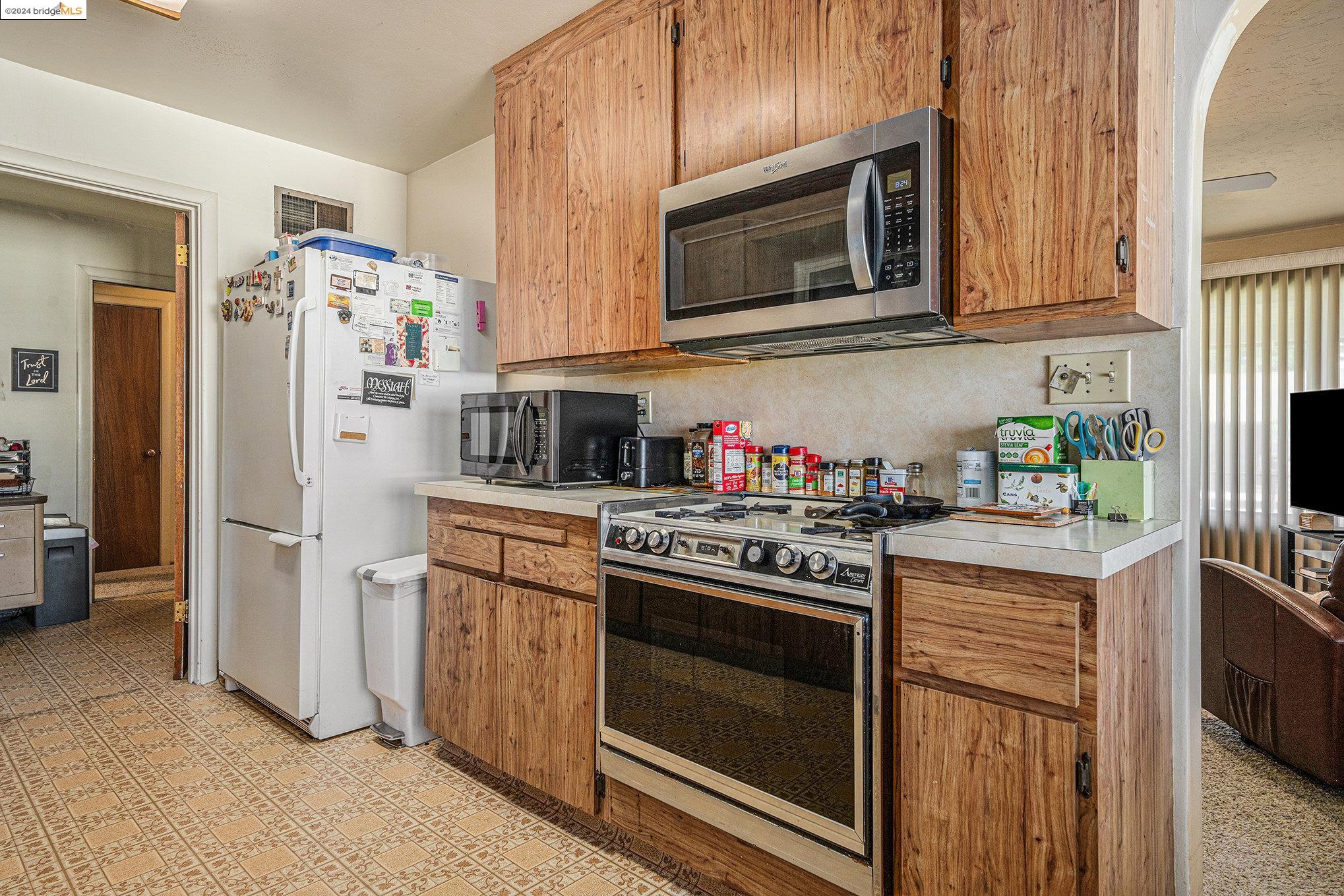 Detail Gallery Image 11 of 43 For 400 E 13th St, Antioch,  CA 94509 - 3 Beds | 2 Baths