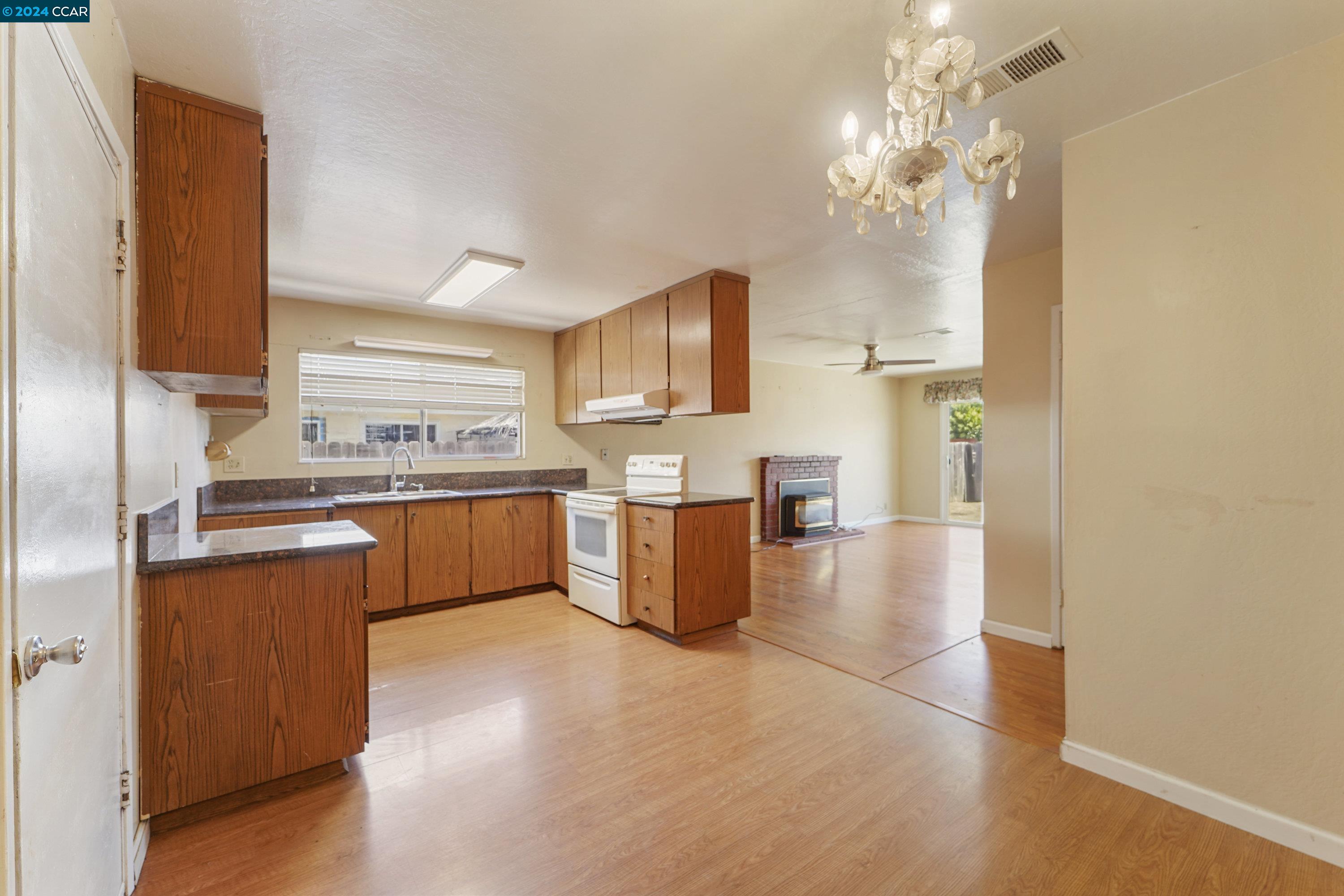 Detail Gallery Image 9 of 34 For 2512 Gulf, Fairfield,  CA 94533 - 3 Beds | 2 Baths