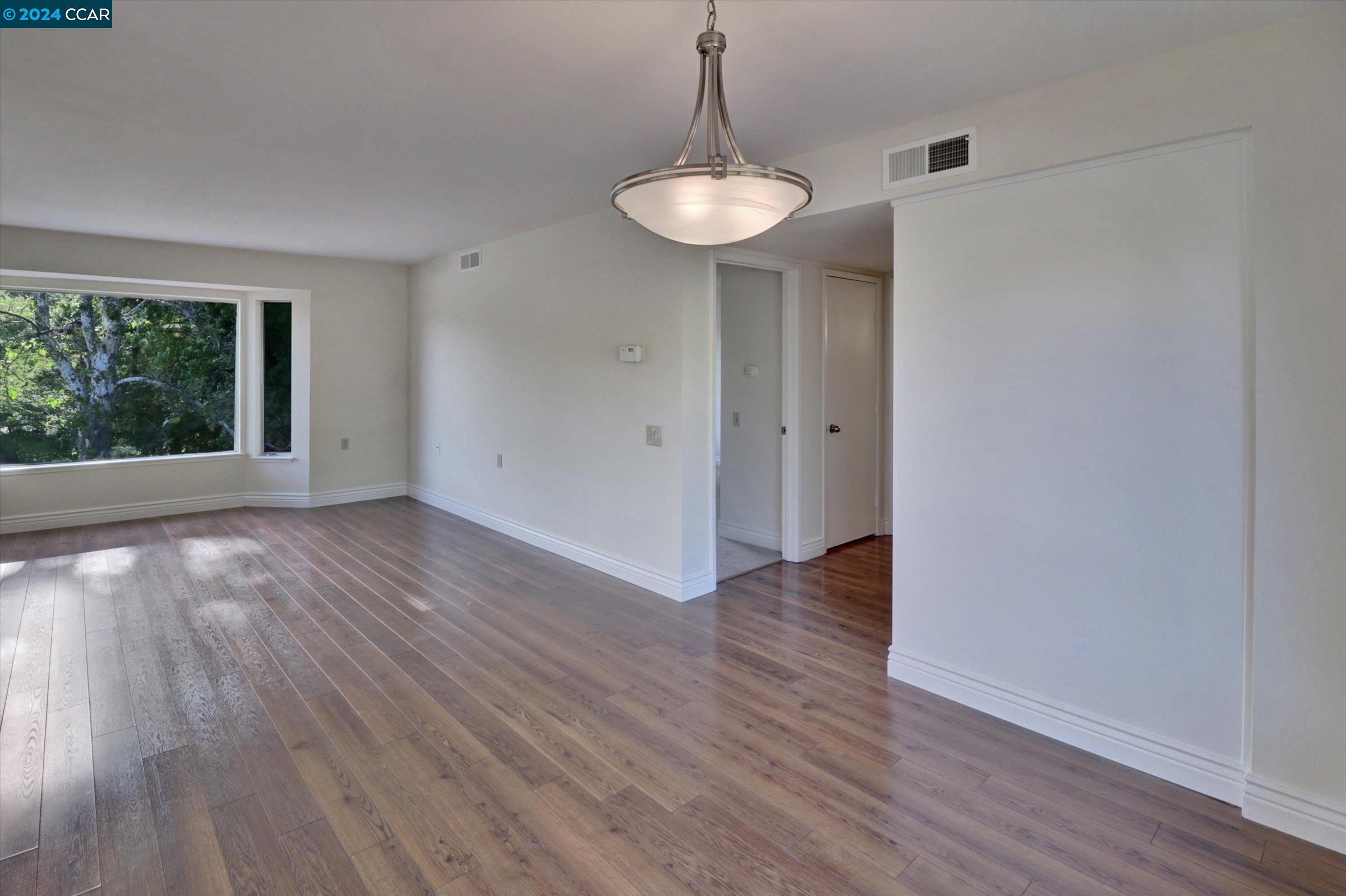 Detail Gallery Image 6 of 60 For 2108 Tice Creek Dr #1,  Walnut Creek,  CA 94595 - 1 Beds | 1 Baths