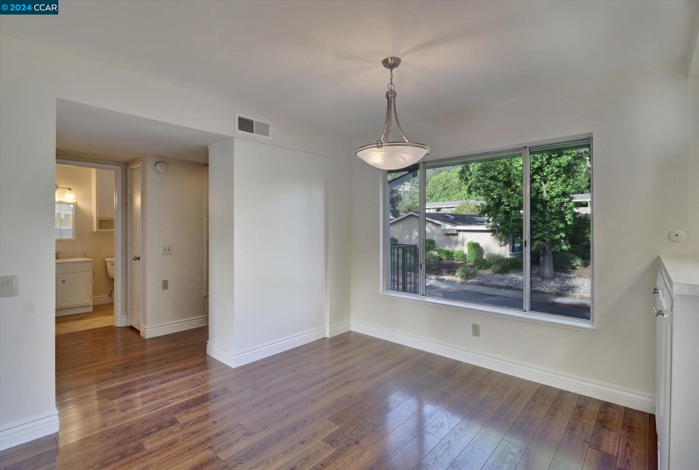 Detail Gallery Image 7 of 60 For 2108 Tice Creek Dr #1,  Walnut Creek,  CA 94595 - 1 Beds | 1 Baths