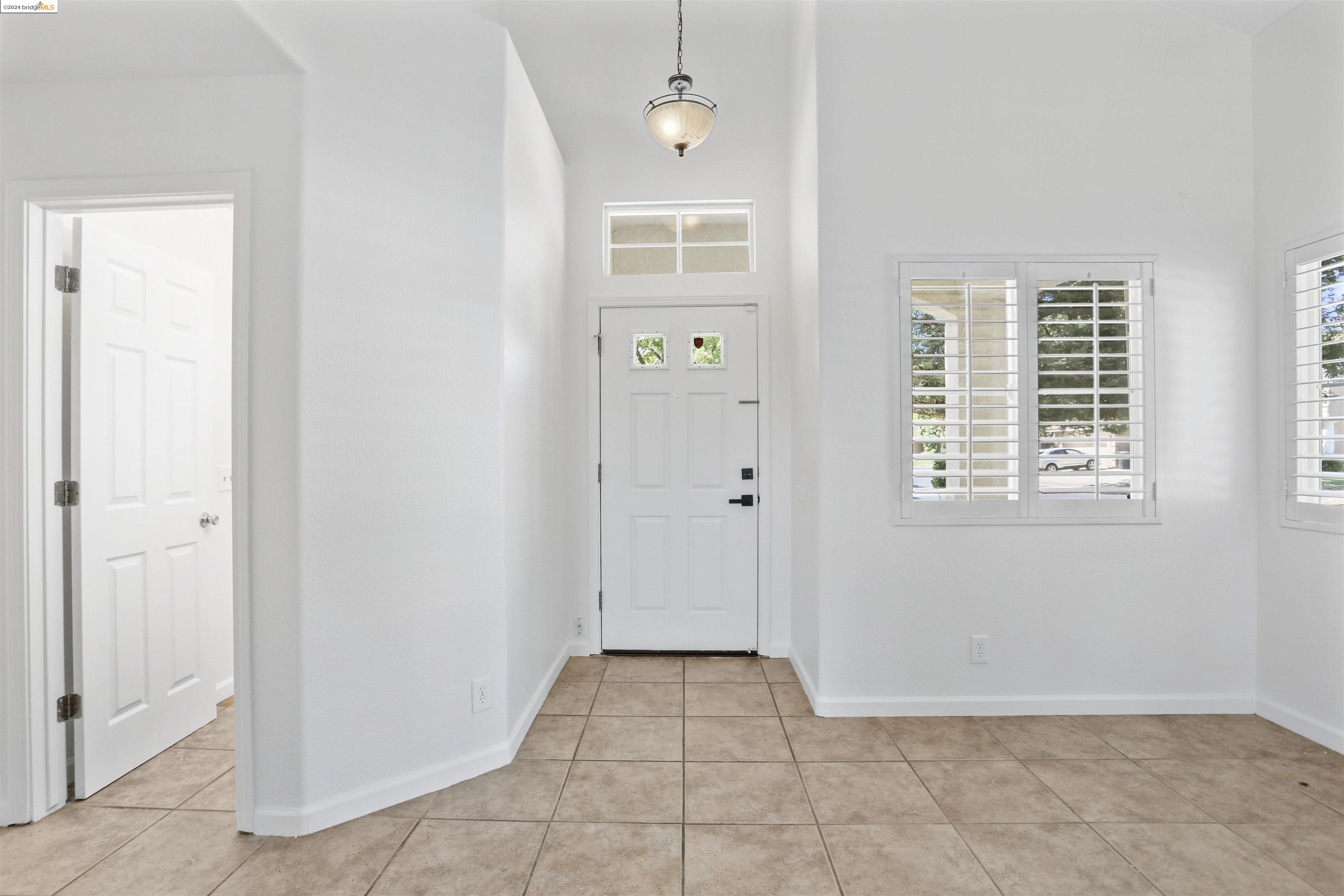 Detail Gallery Image 4 of 33 For 3701 Dillingham Ave, Modesto,  CA 95357 - 4 Beds | 2/1 Baths