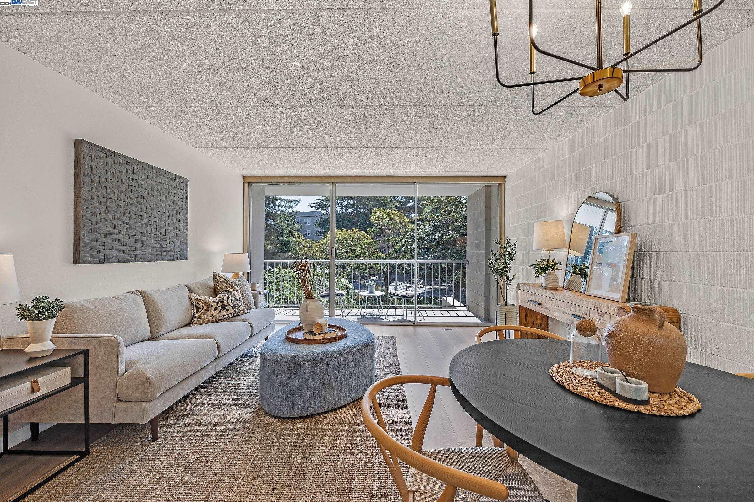 More Details about MLS # 41061006 : 1 KELTON CT # 2K