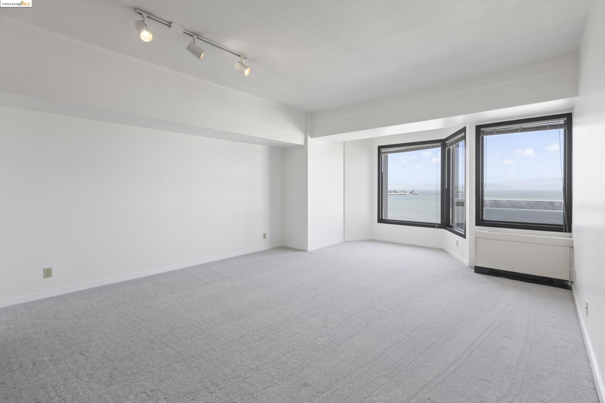 Photo #2: 41061022 Listing 