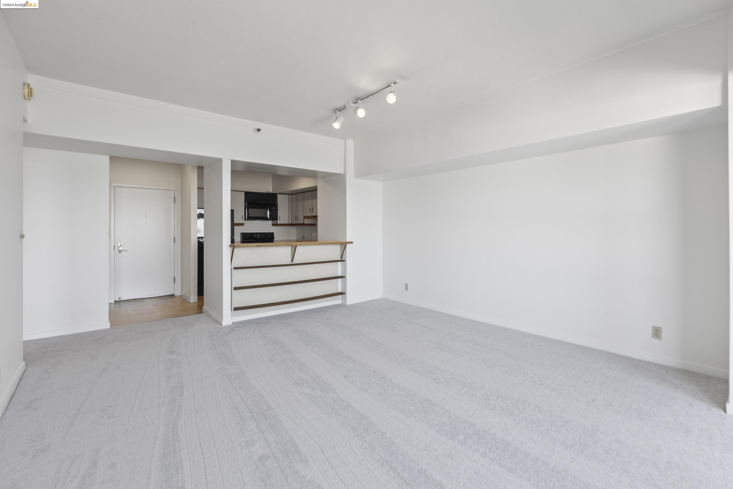 Photo #4: 41061022 Listing 