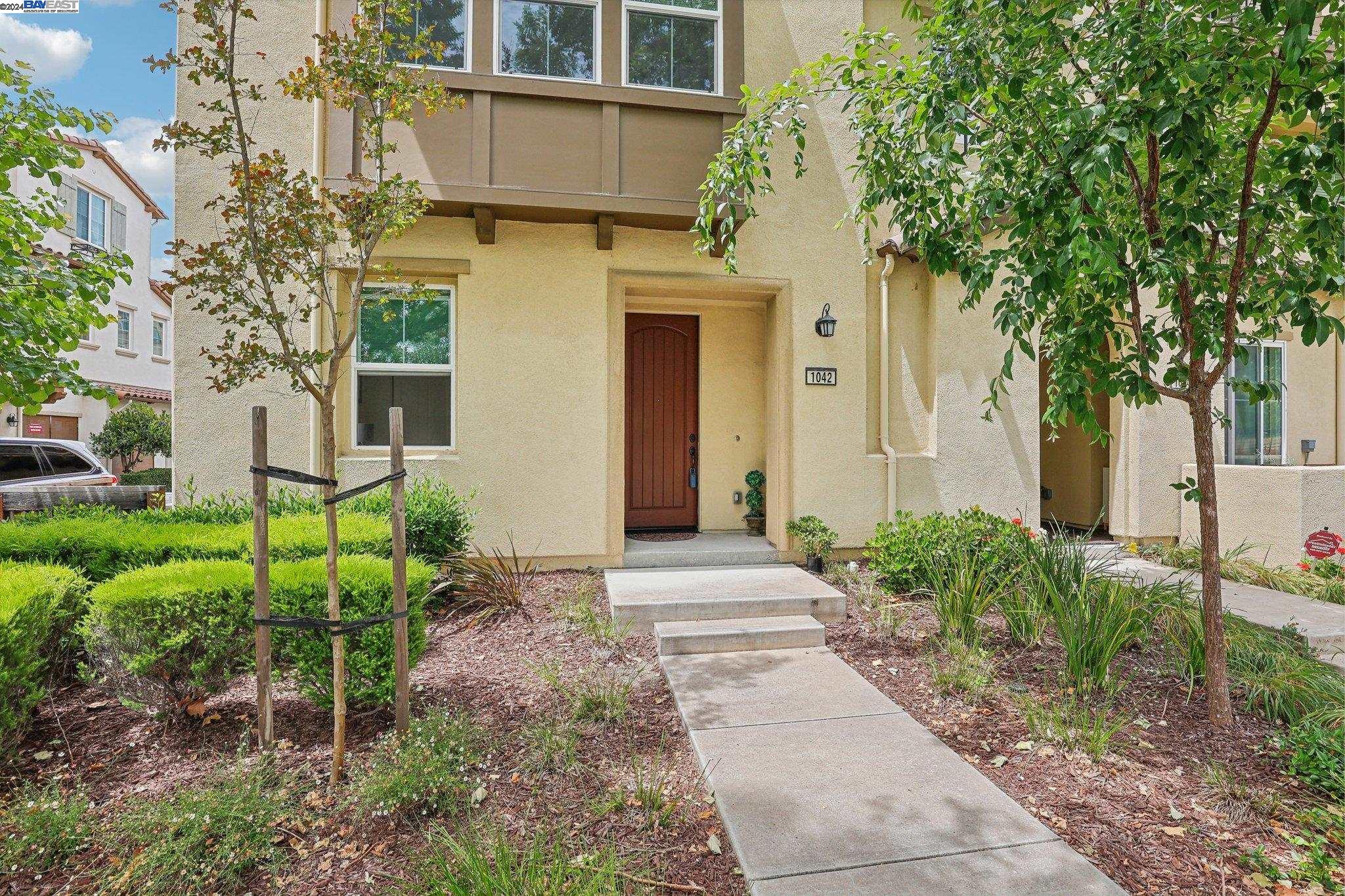 MLS: 41061039 Condo For Sale