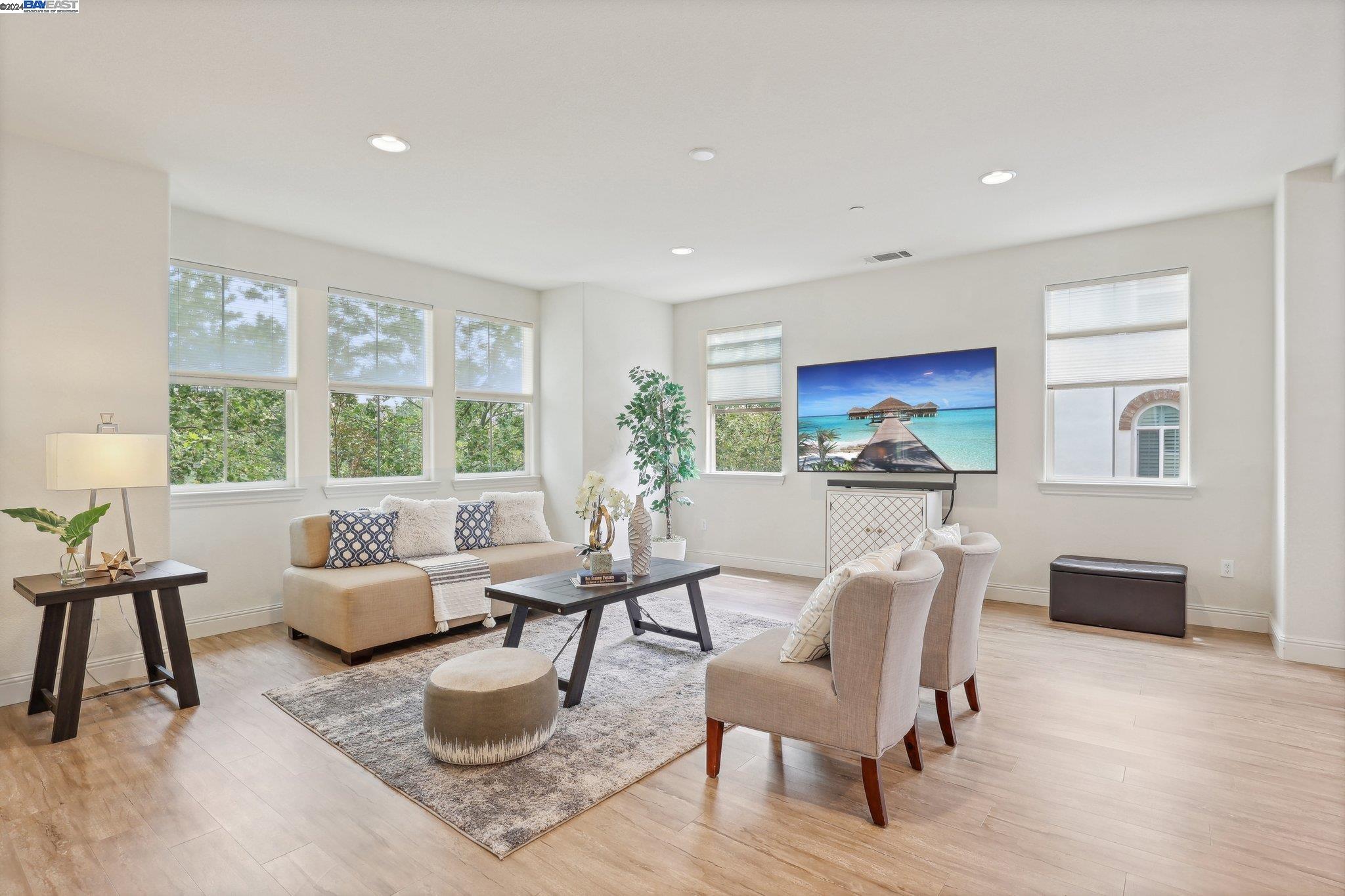 Photo #2: 41061039 Listing 