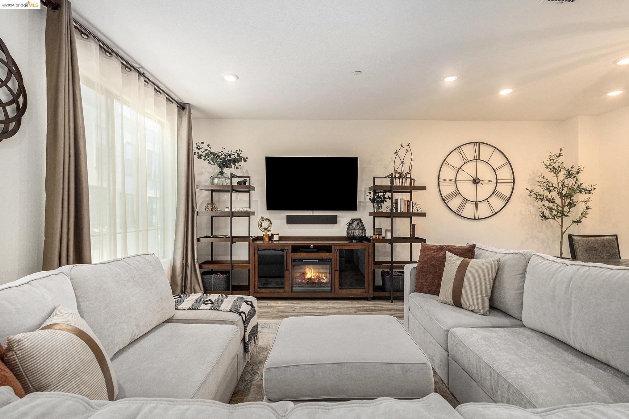 Photo #2: 41061095 Listing 