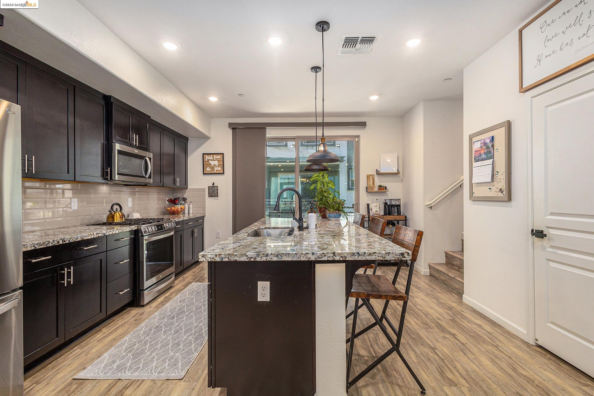 Photo #5: 41061095 Listing 