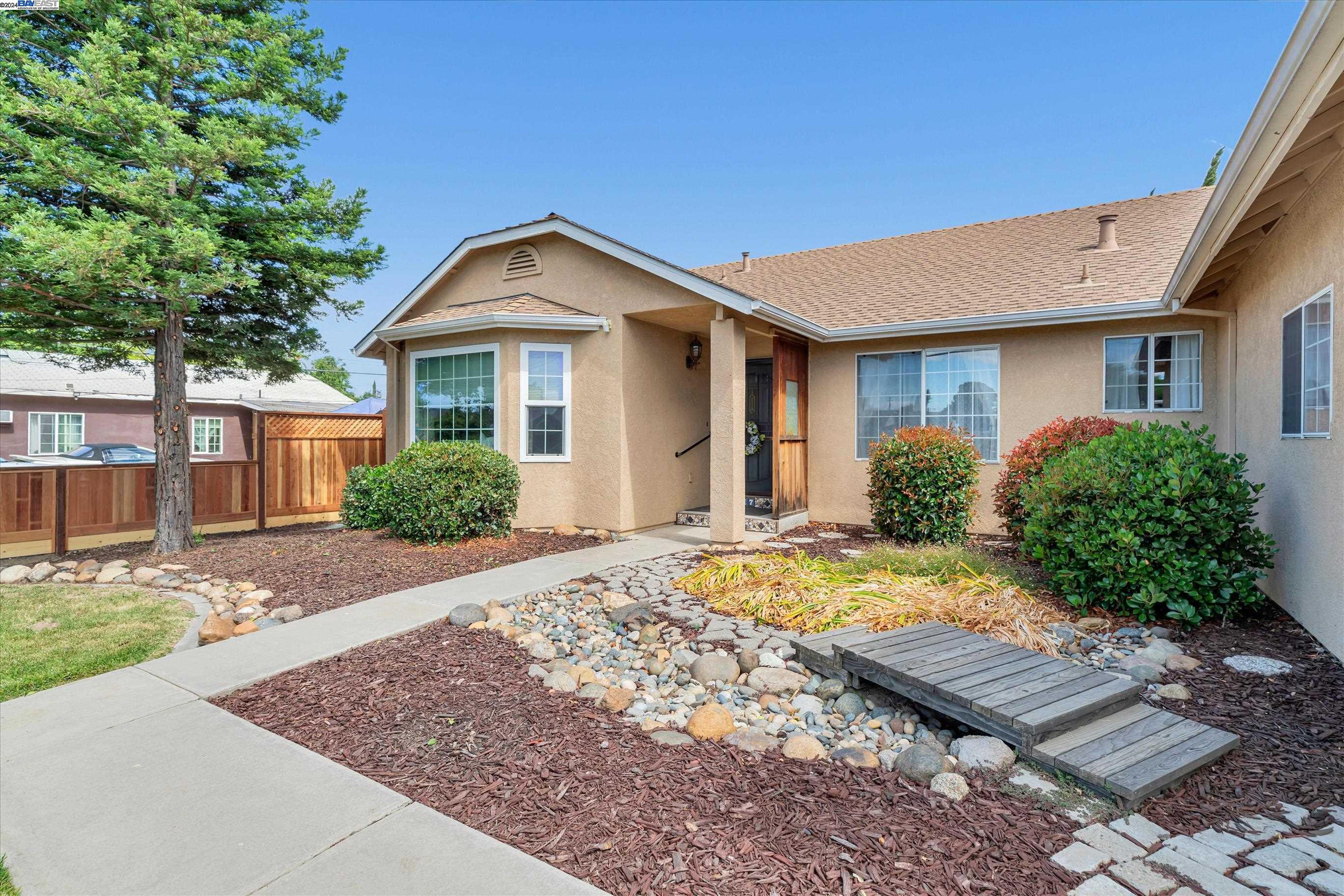 Detail Gallery Image 1 of 1 For 417 Shilling Ave, Lathrop,  CA 95330 - 3 Beds | 2/1 Baths