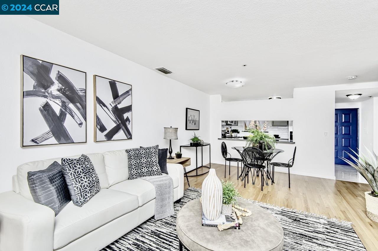 Photo #2: 41061108 Listing 
