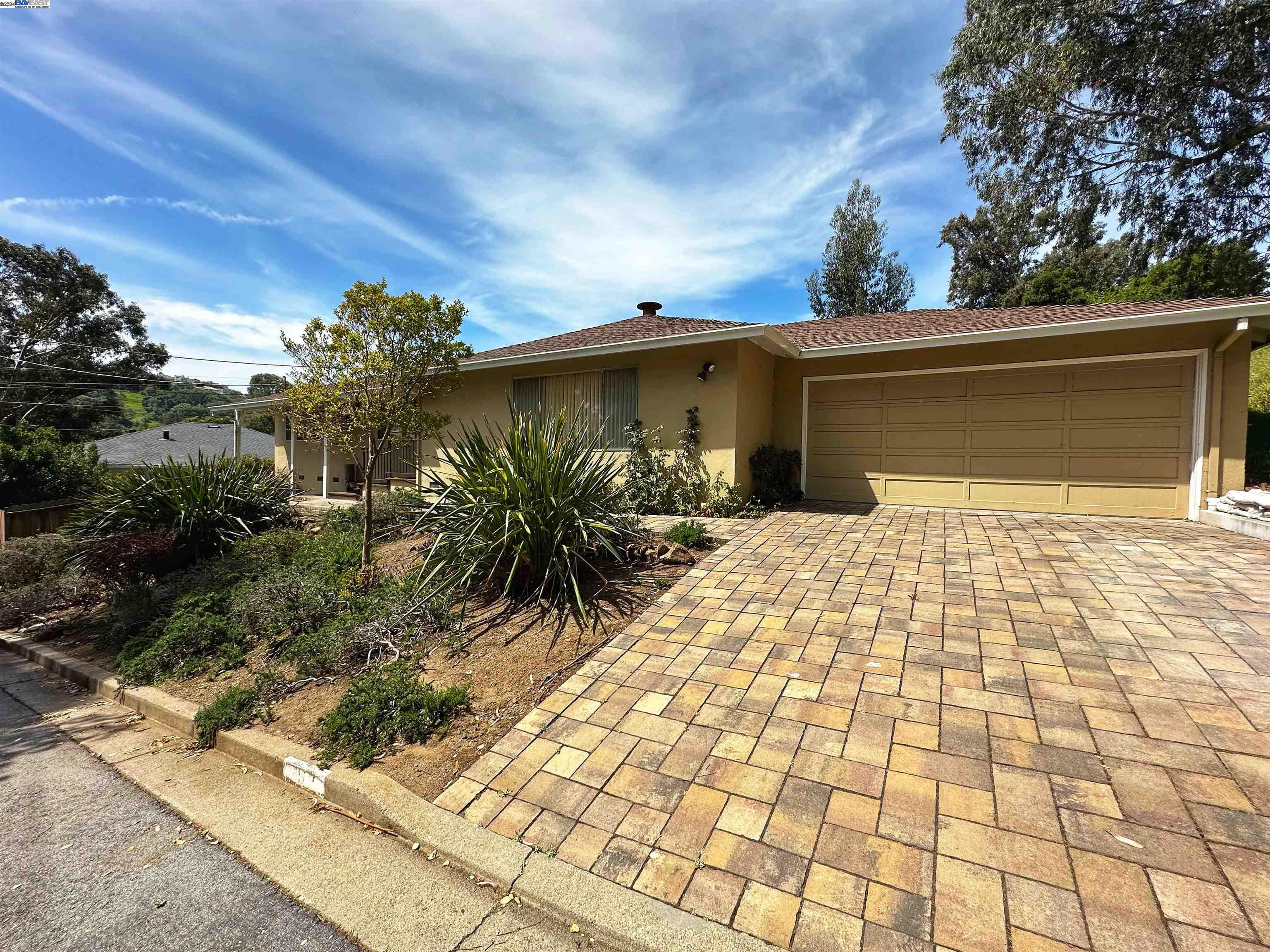 Detail Gallery Image 1 of 1 For 5 Spring Valley Way, San Carlos,  CA 94070 - 3 Beds | 2 Baths