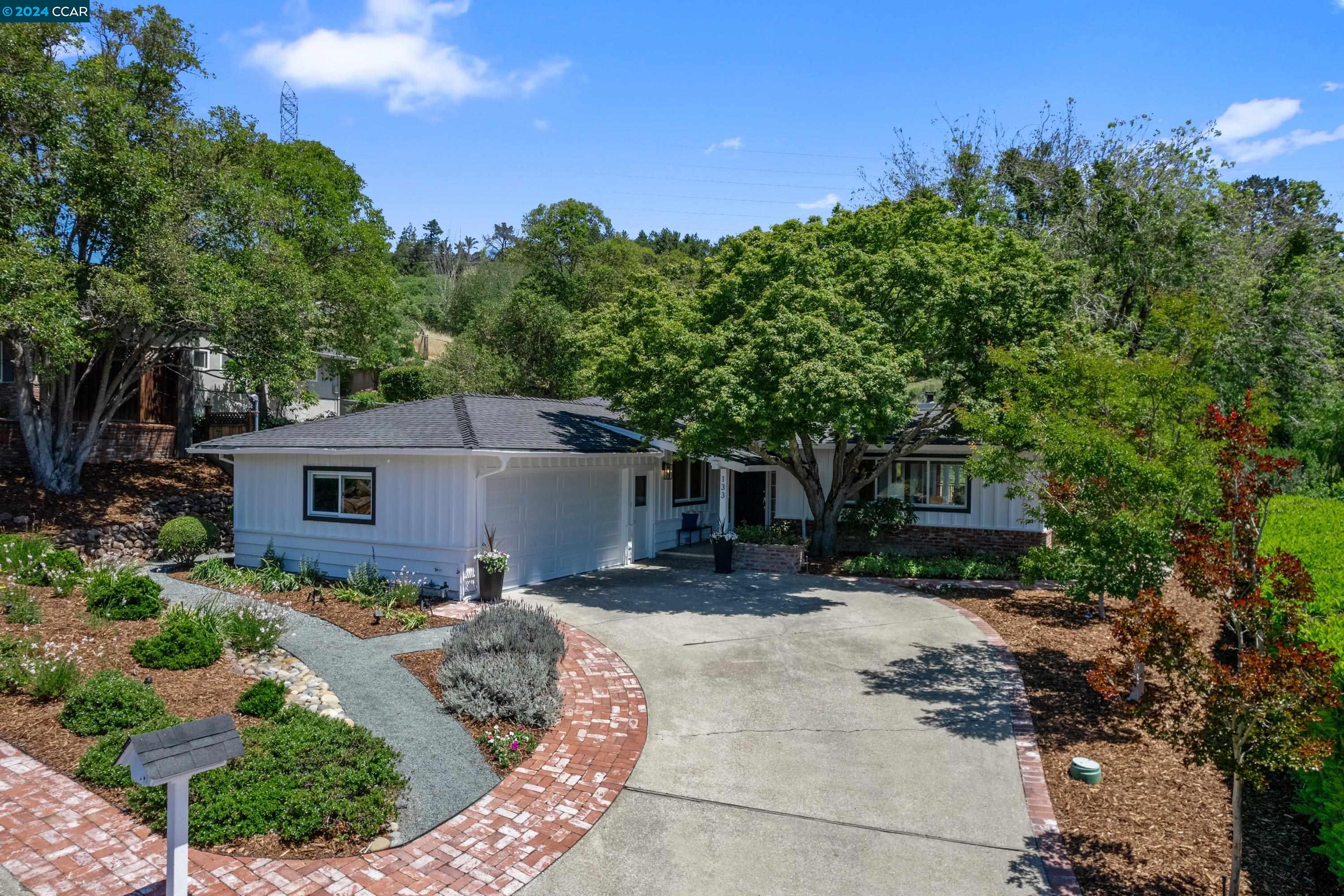 Detail Gallery Image 1 of 1 For 133 Fiesta Circle, Orinda,  CA 94563 - 4 Beds | 2/1 Baths