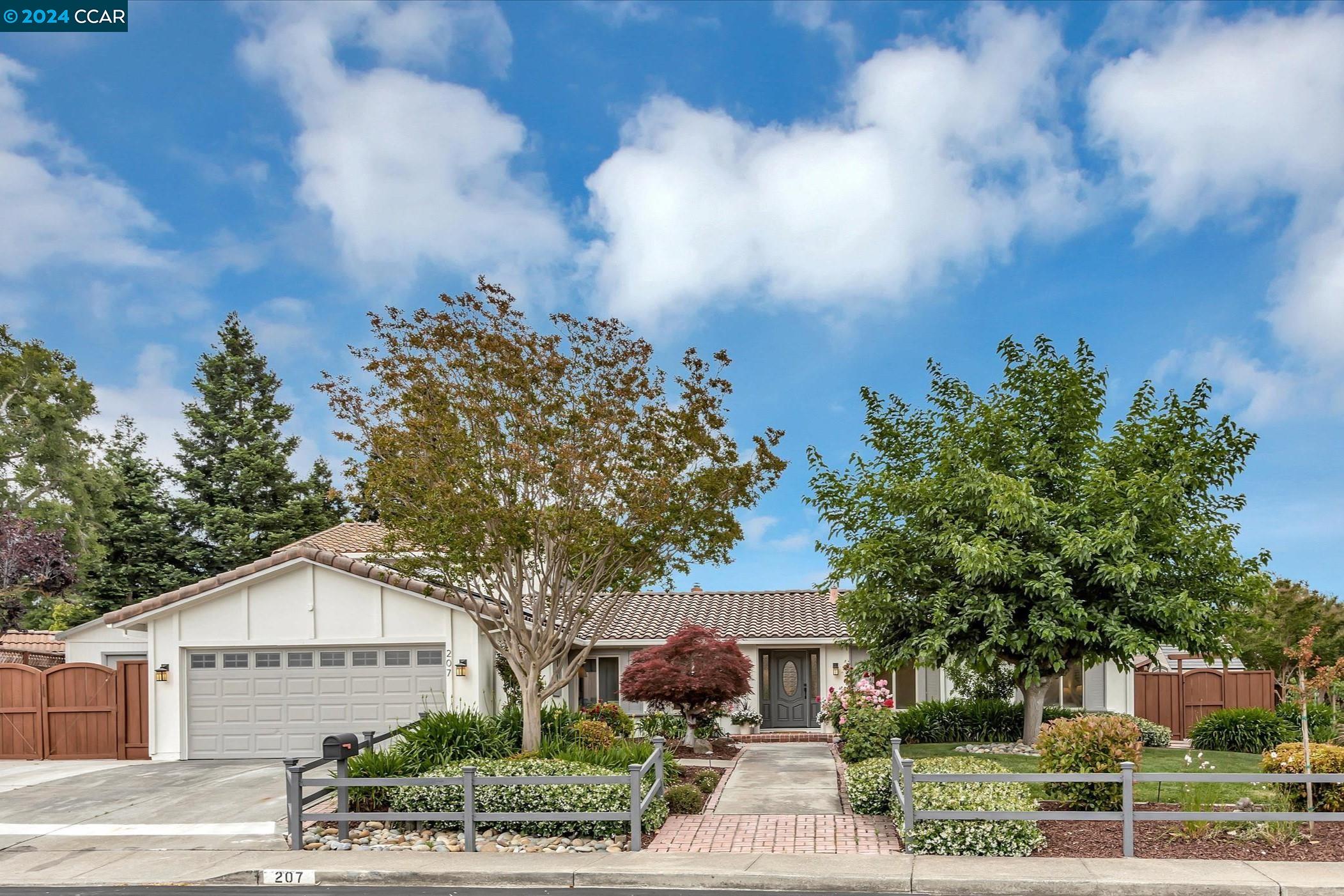 Detail Gallery Image 1 of 1 For 207 Joaquin Cir, Danville,  CA 94526 - 4 Beds | 4 Baths
