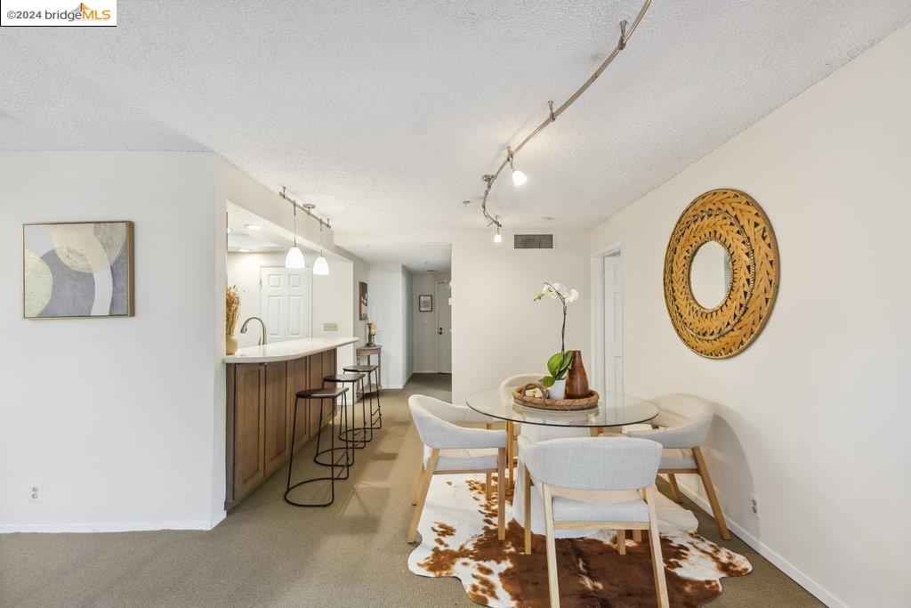 Photo #6: 41061386 Listing 