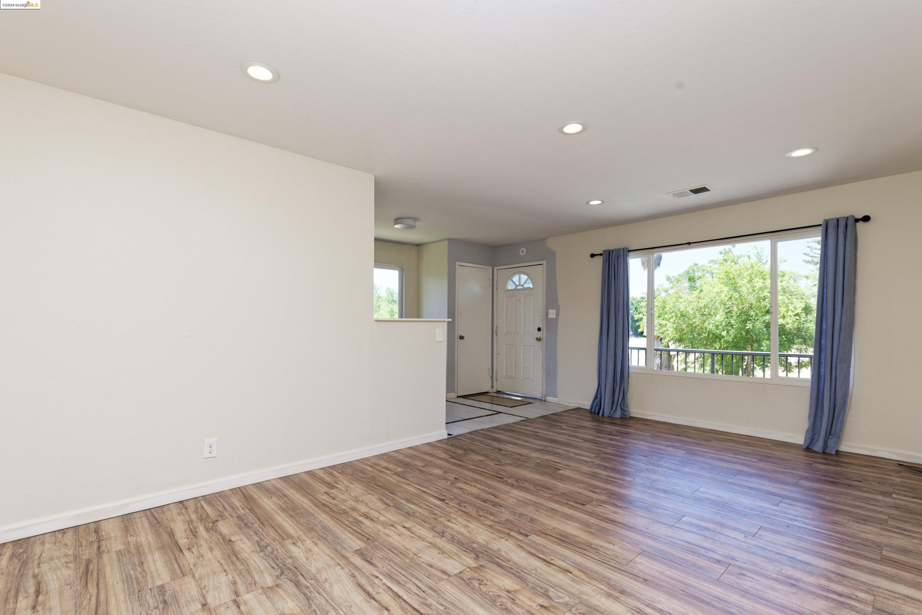 Photo #3: 41061515 Listing 