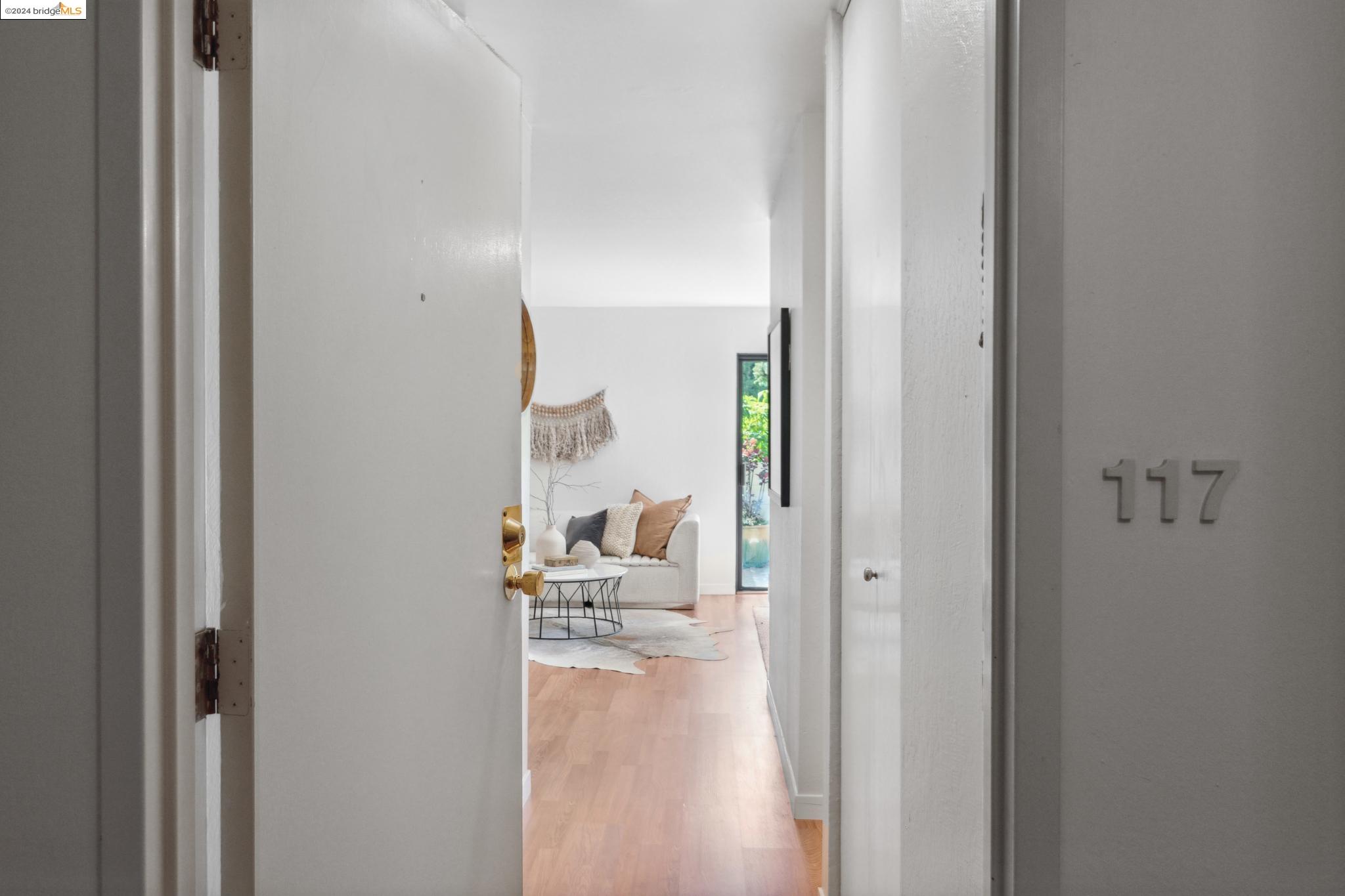 Photo #2: 41061621 Listing 