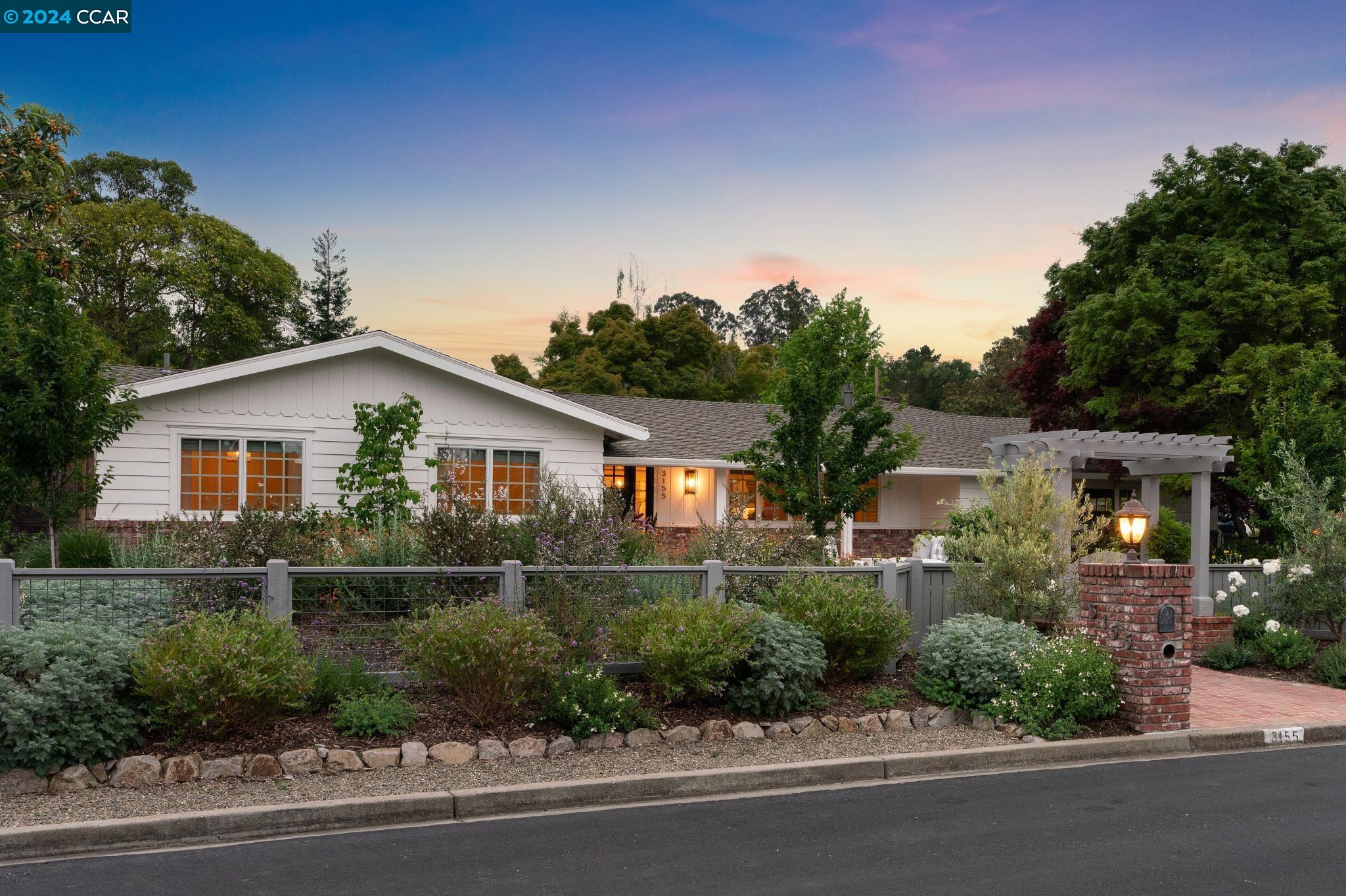 Detail Gallery Image 1 of 1 For 3155 Indian Way, Lafayette,  CA 94549 - 4 Beds | 2/1 Baths