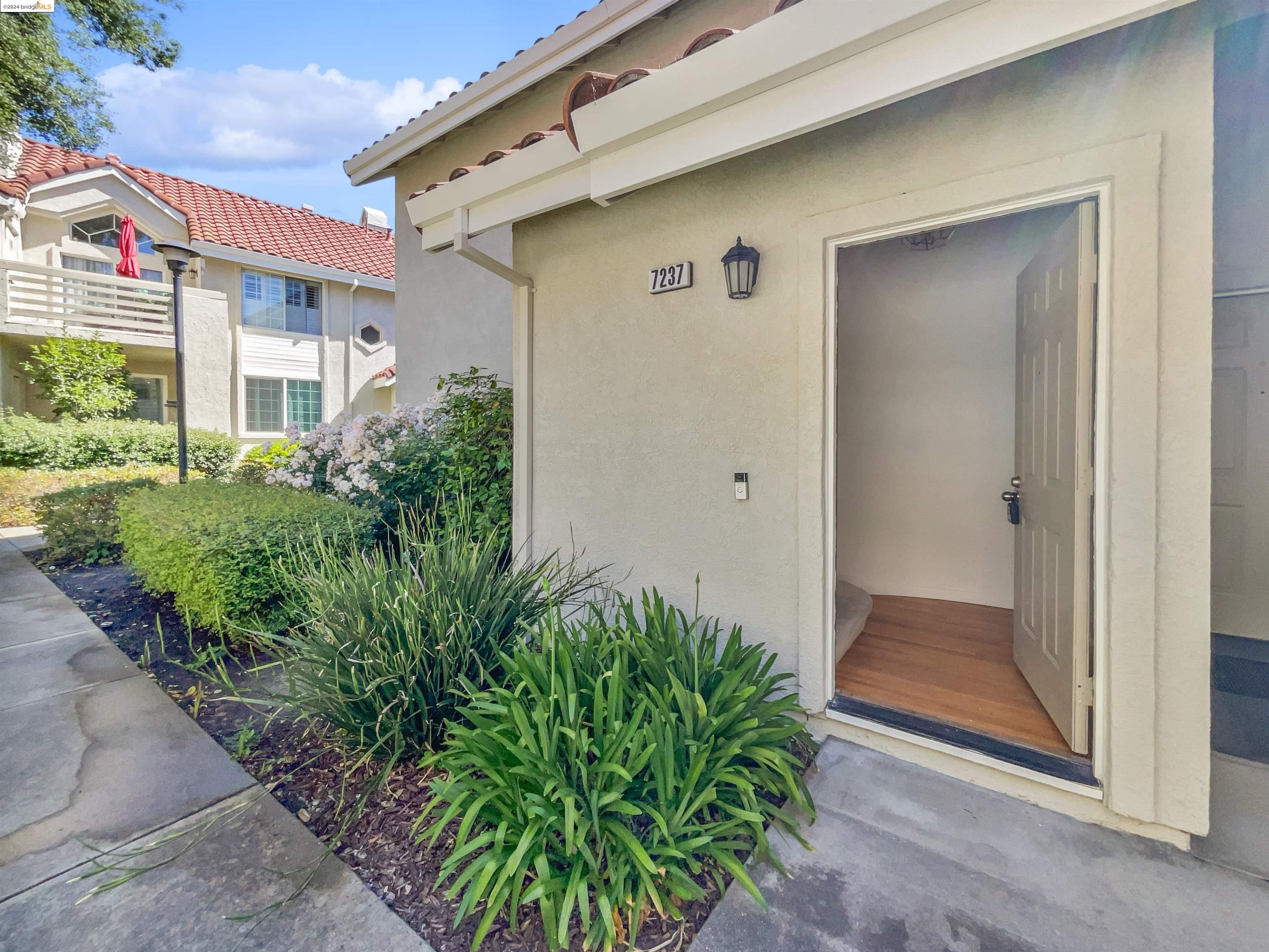 More Details about MLS # 41061656 : 7237 CRONIN