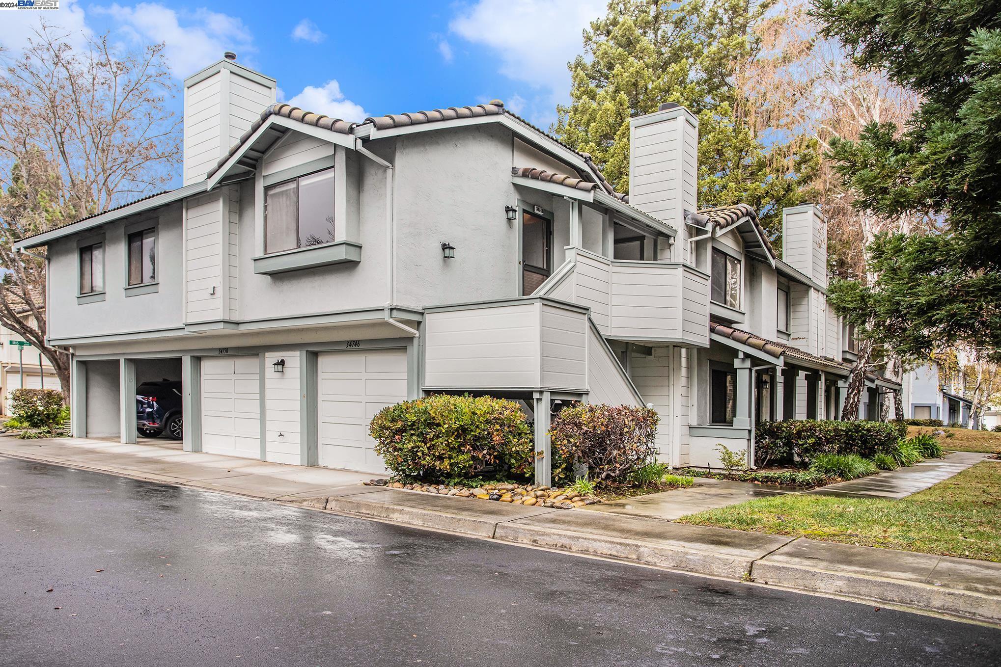 Detail Gallery Image 1 of 1 For 34746 Fairchild Common, Fremont,  CA 94555 - 2 Beds | 2 Baths
