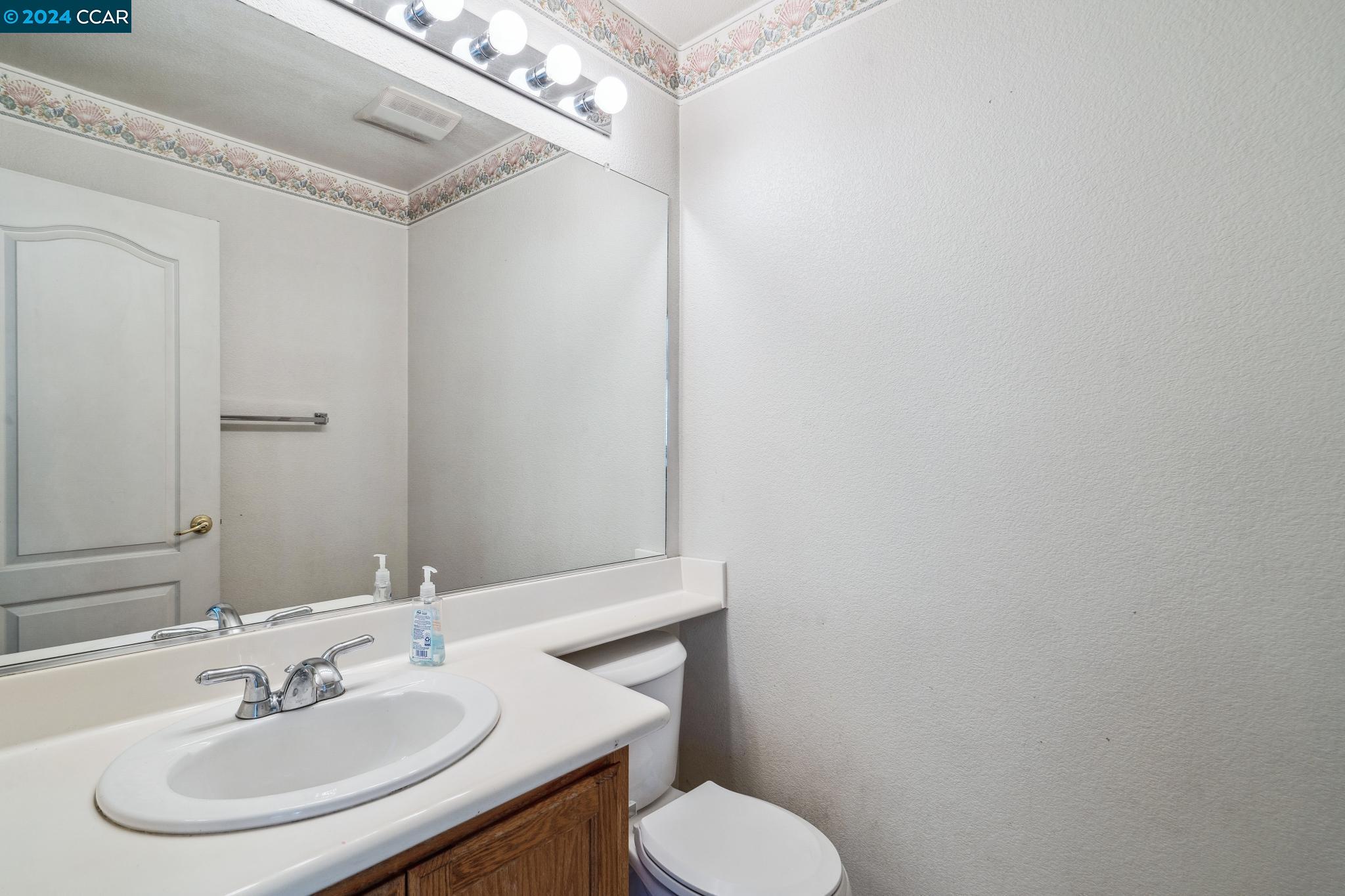 Detail Gallery Image 13 of 35 For 841 Tulare Dr, Tracy,  CA 95304 - 5 Beds | 2/1 Baths