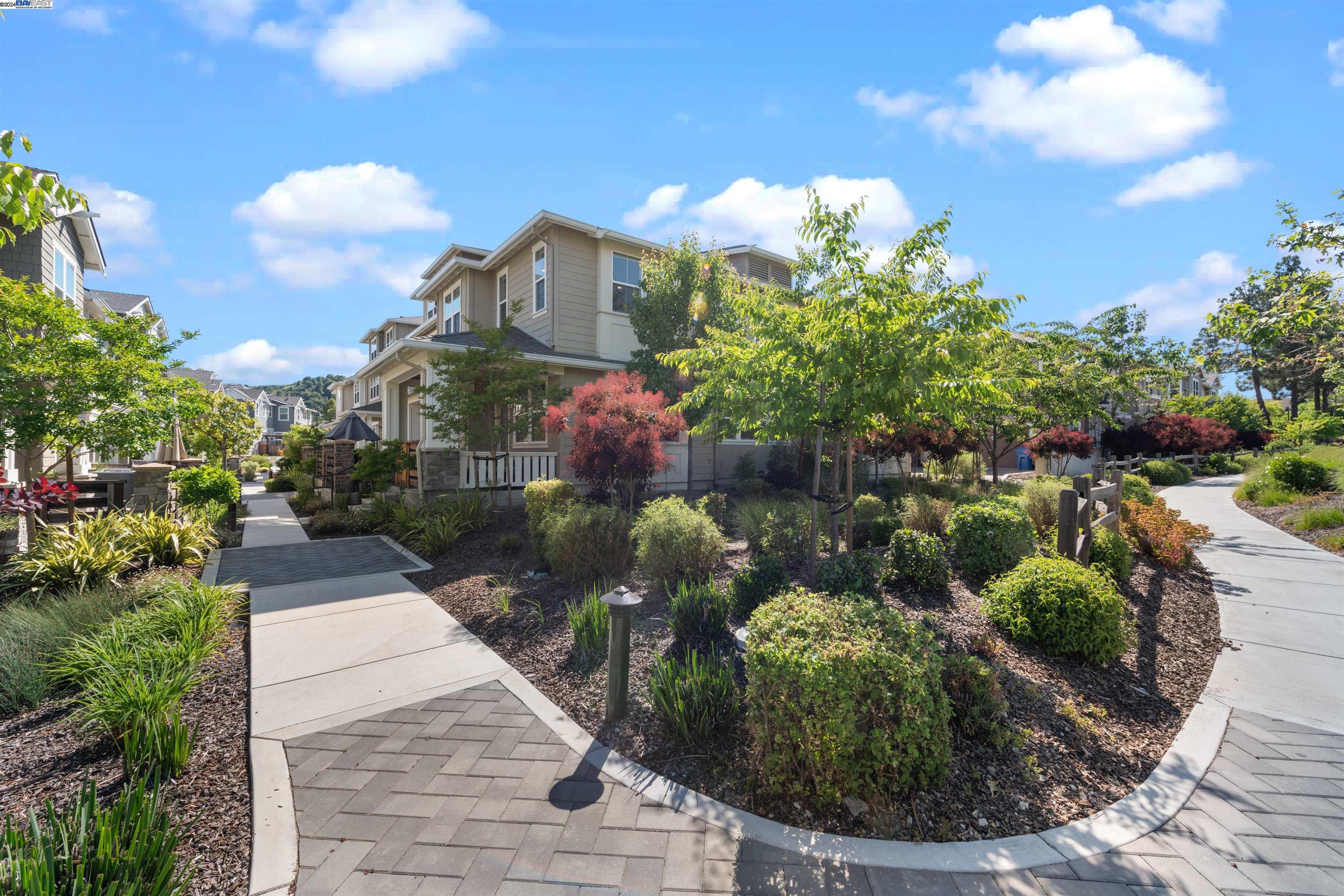 More Details about MLS # 41061734 : 111 WALLACE CIR