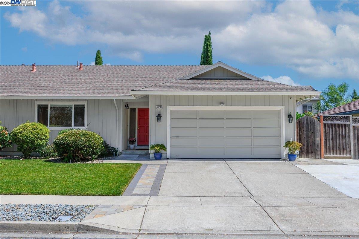 Detail Gallery Image 1 of 1 For 38731 Greenwich Cir, Fremont,  CA 94536 - 2 Beds | 2 Baths