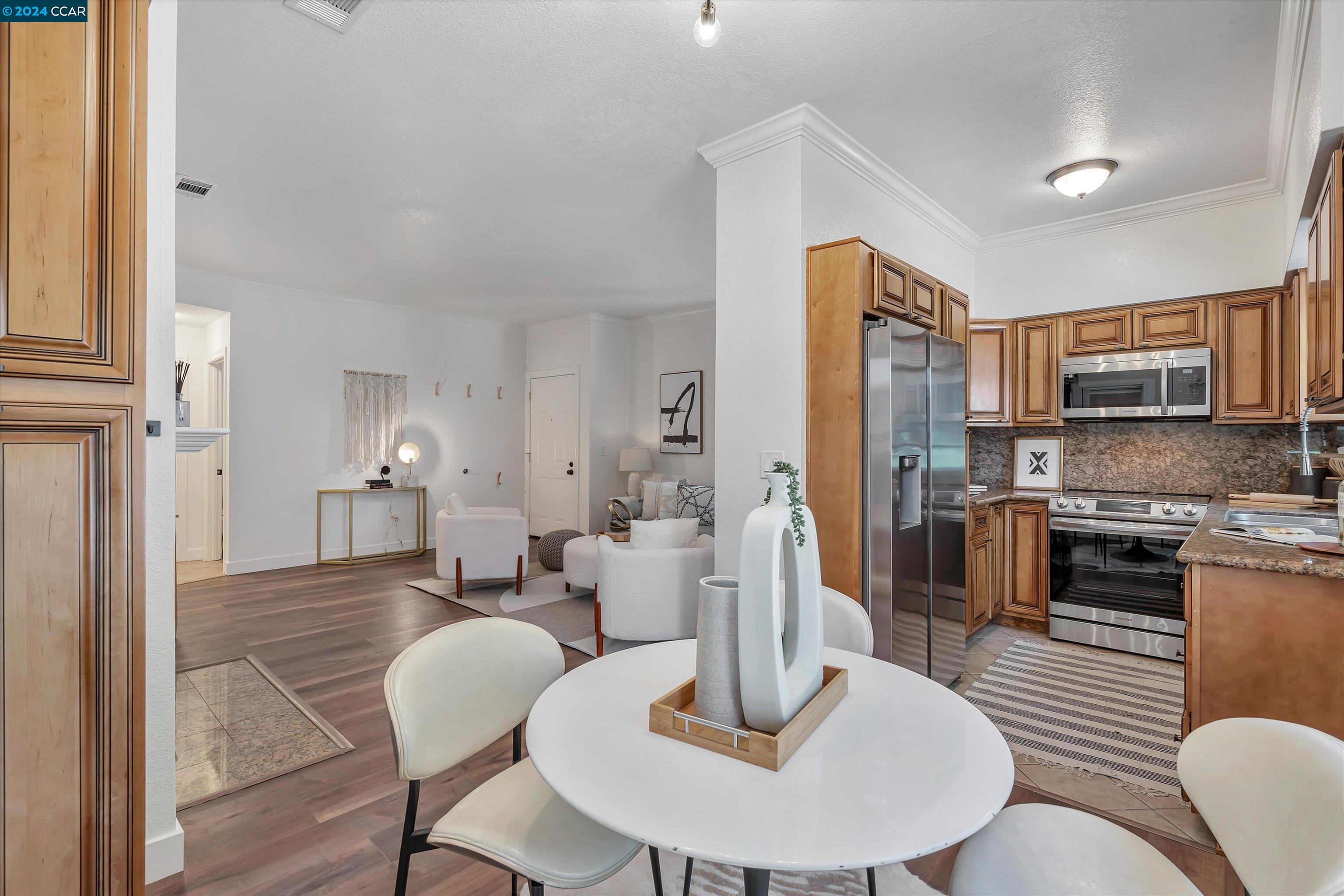 Photo #6: 41061868 Listing 