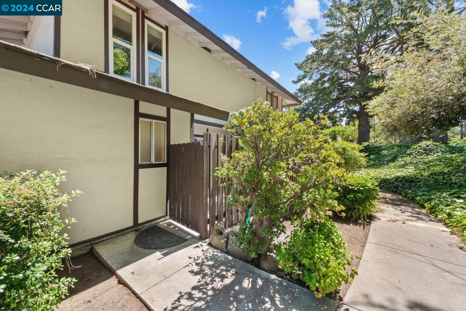 Photo #2: 41061882 Listing 