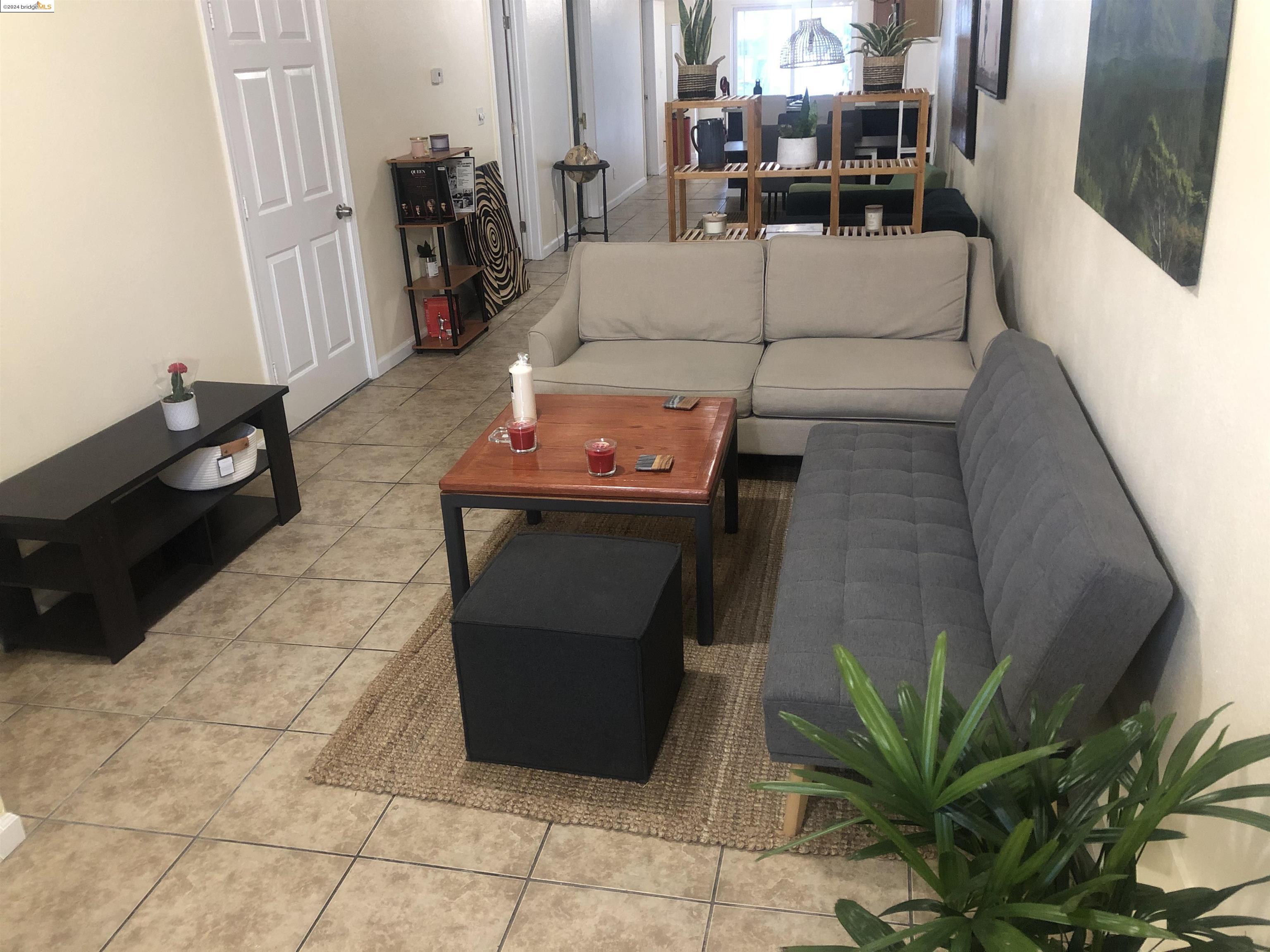 3433 Haven downstairs #3 # 3, Oakland, California 94608, 1 Bedroom Bedrooms, 5 Rooms Rooms,Residential Lease,For Rent,3433 Haven downstairs #3 # 3,41061961