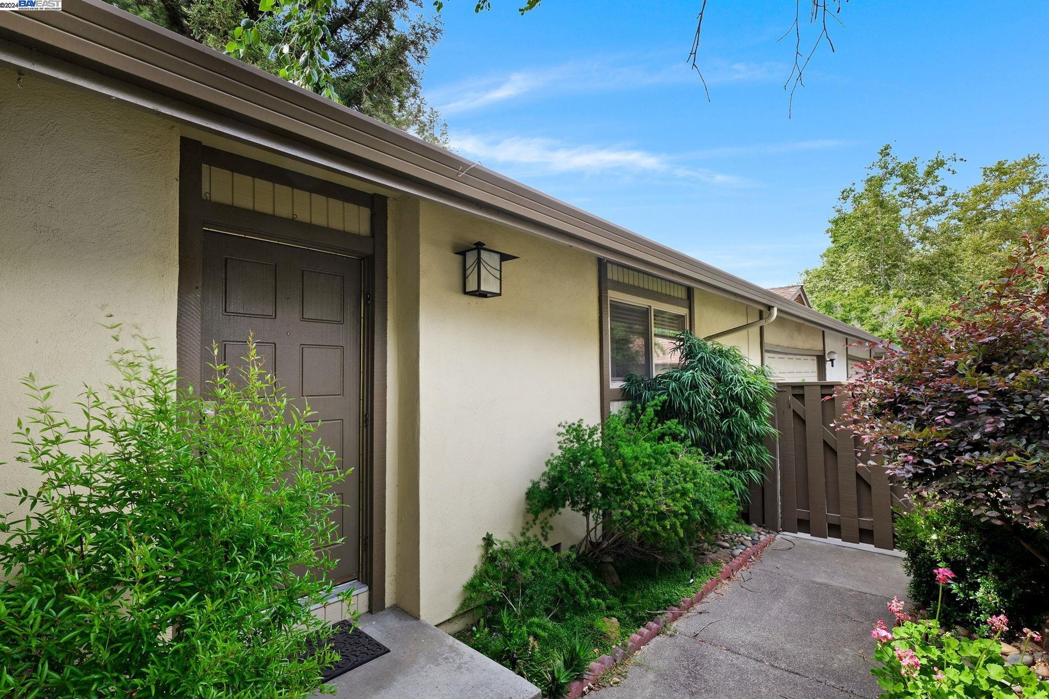 Photo #2: 41061977 Listing 