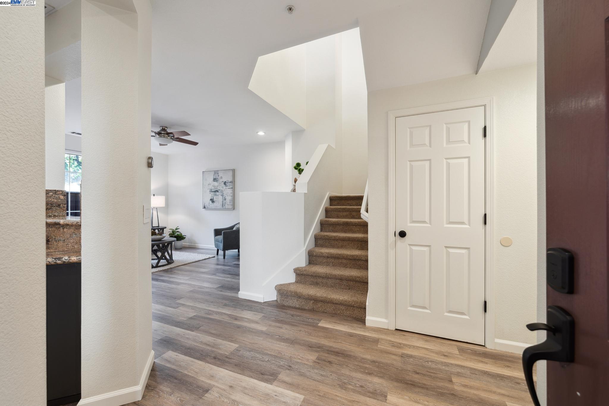 Photo #4: 41062001 Listing 
