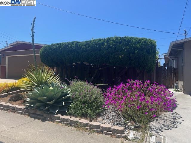 Detail Gallery Image 1 of 1 For 1120 Seville Drive, Pacifica,  CA 94044-3551 - 3 Beds | 2 Baths