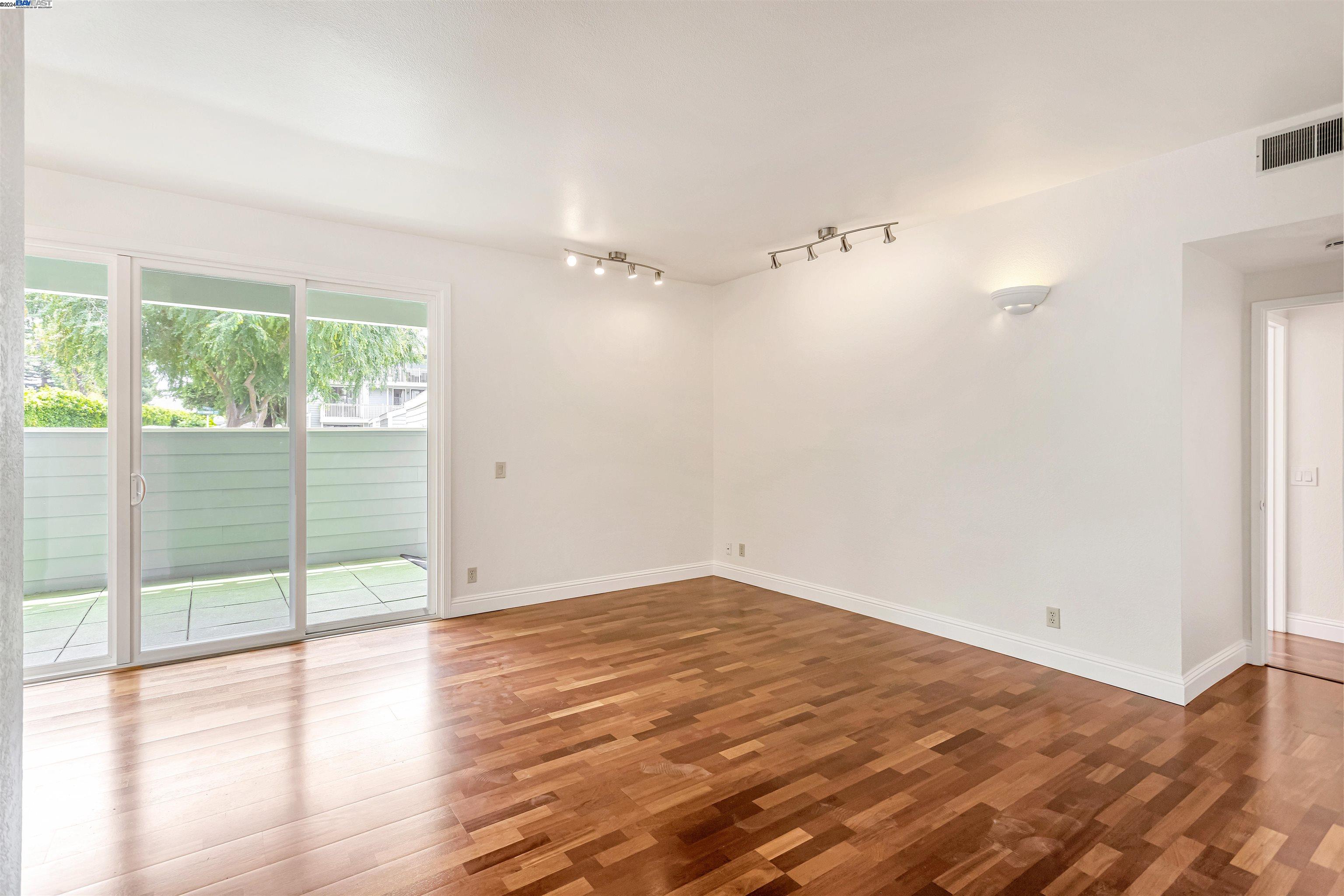 Photo #5: 41062128 Listing 