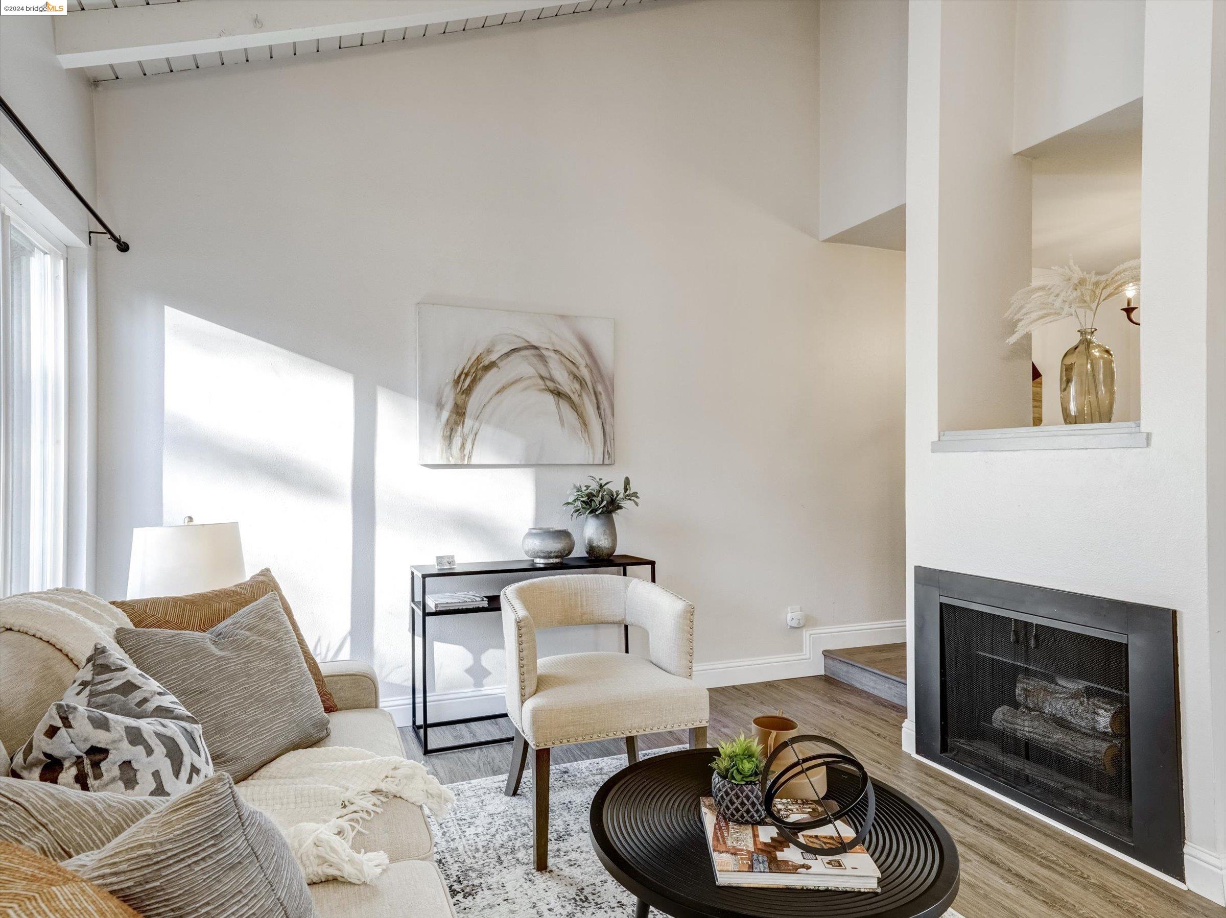 Photo #2: 41062158 Listing 