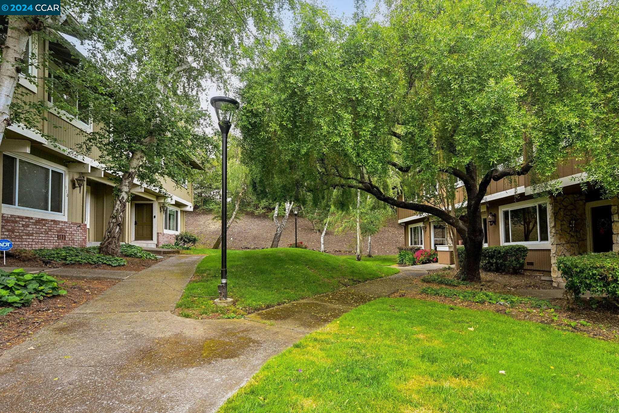 Photo #2: 41062165 Listing 