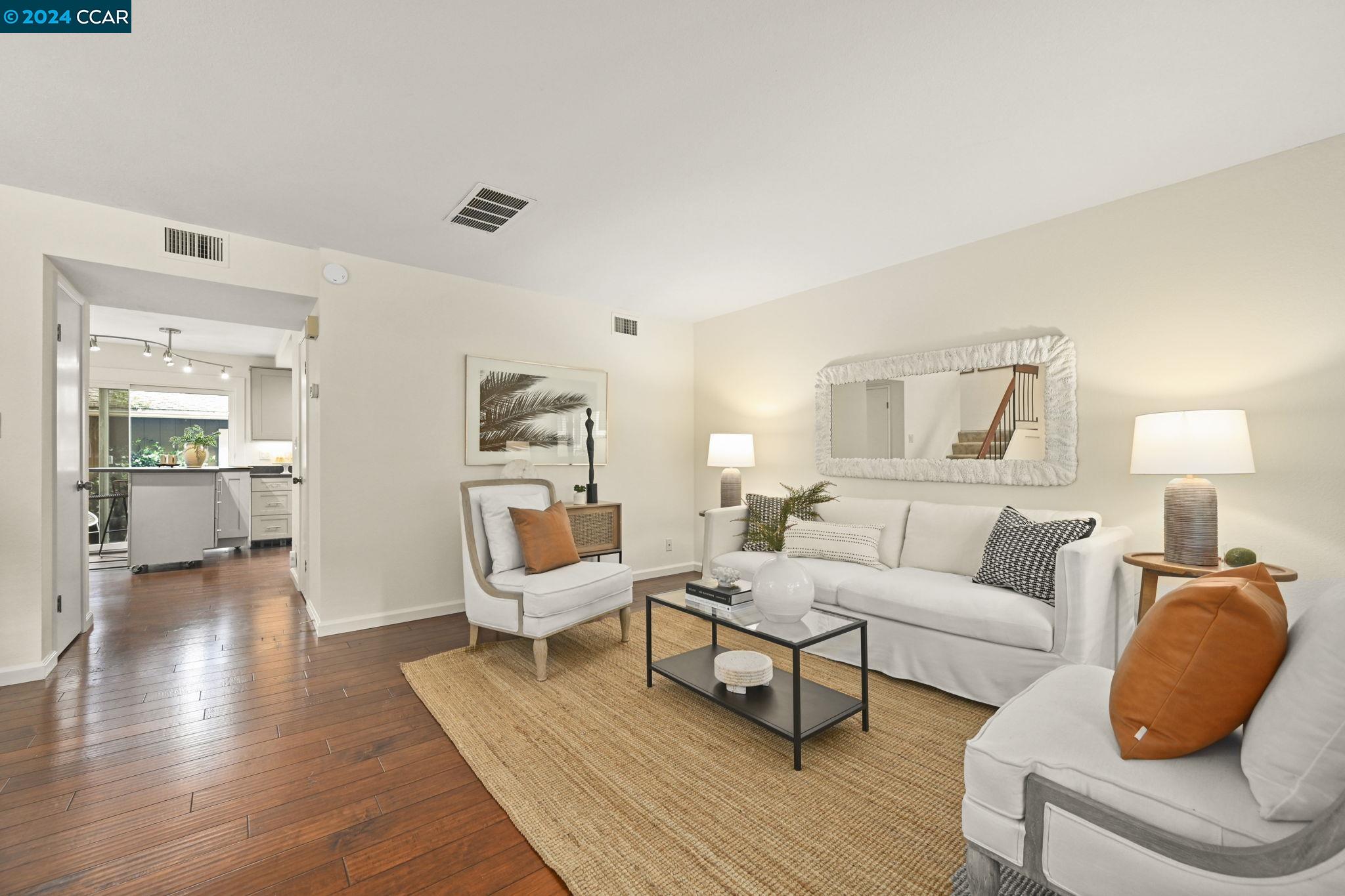Photo #5: 41062165 Listing 