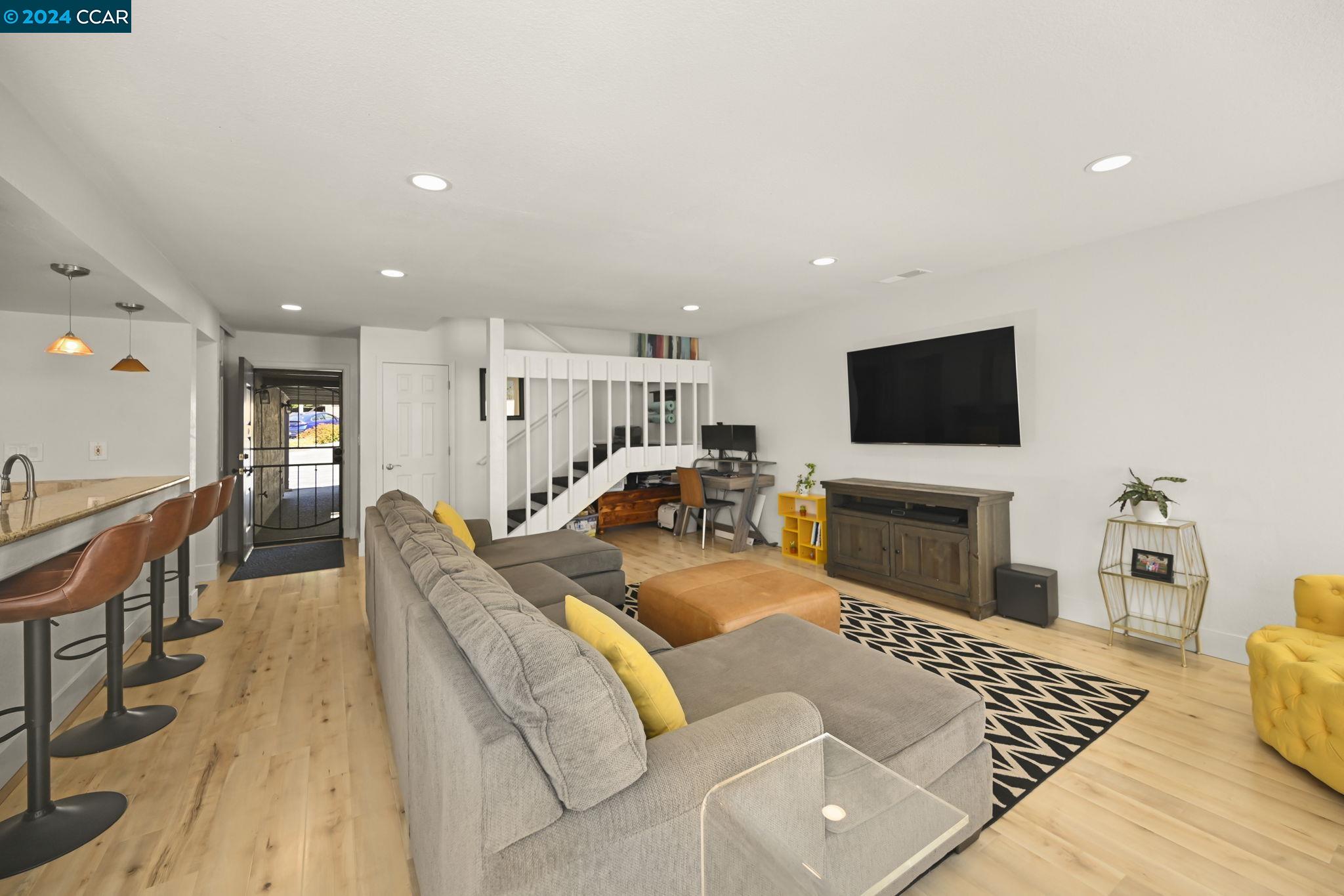 Photo #3: 41062212 Listing 