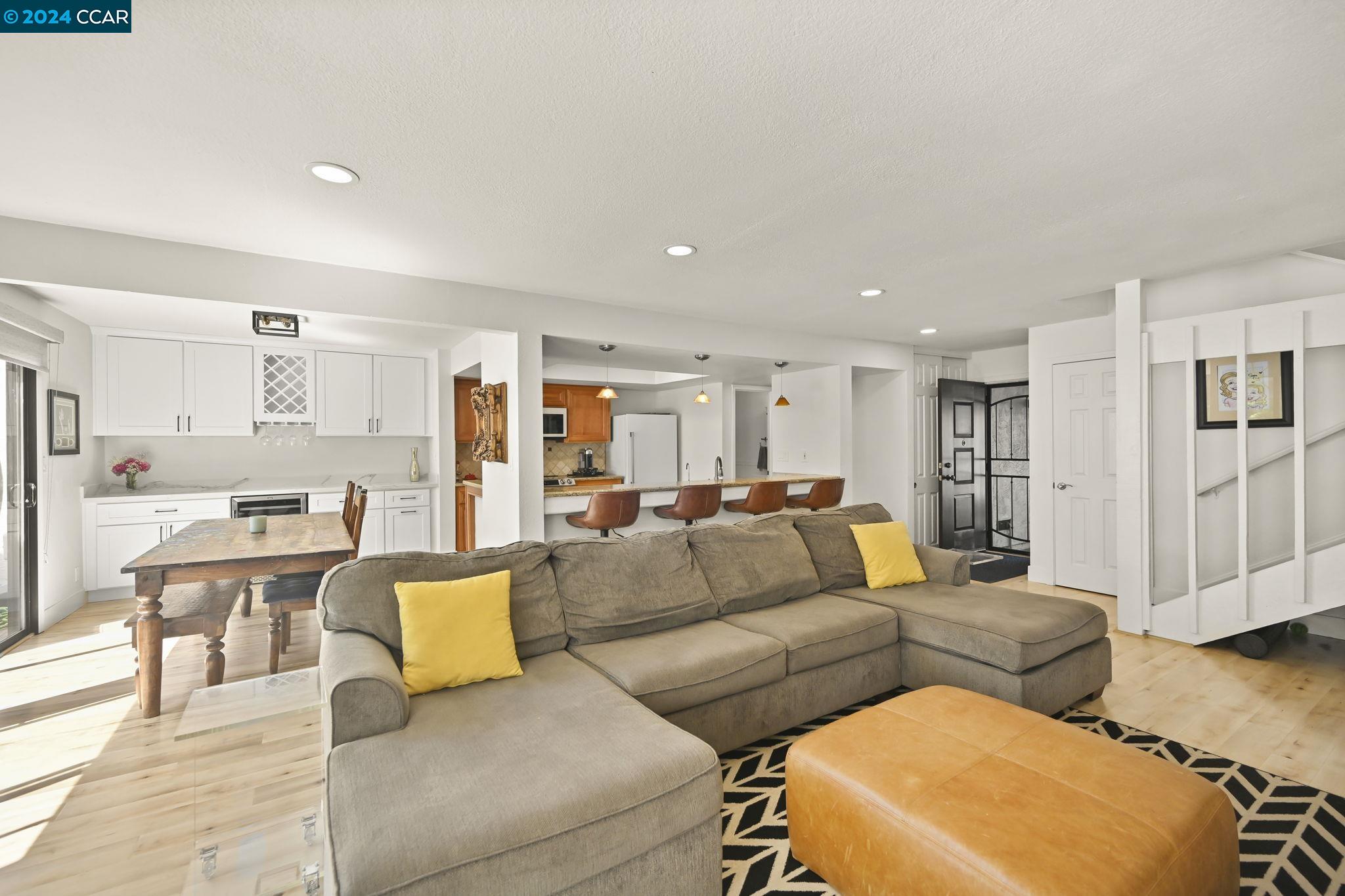 Photo #5: 41062212 Listing 
