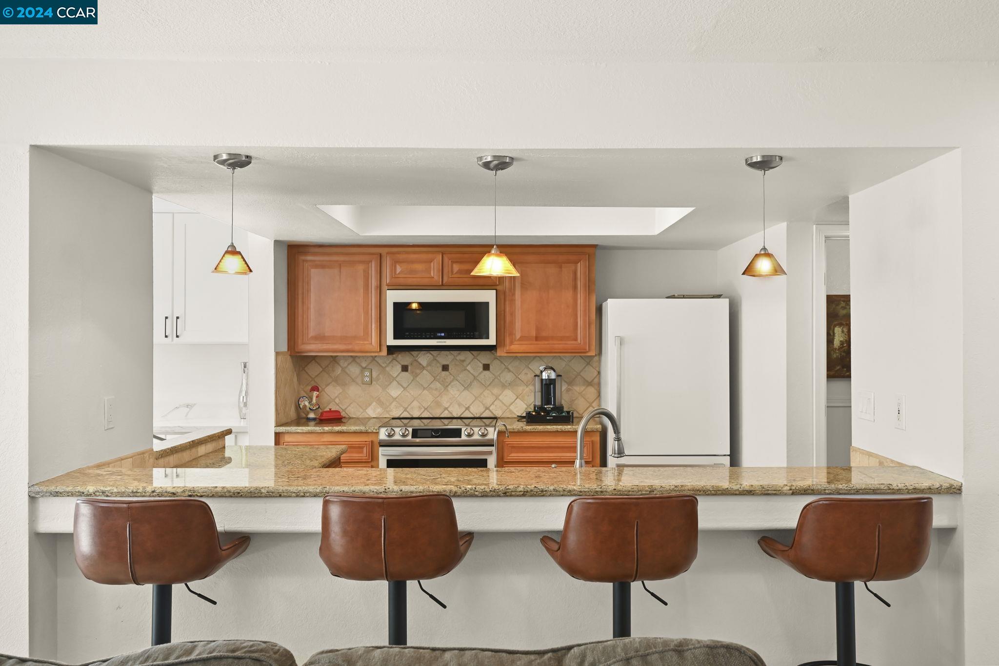 Photo #6: 41062212 Listing 