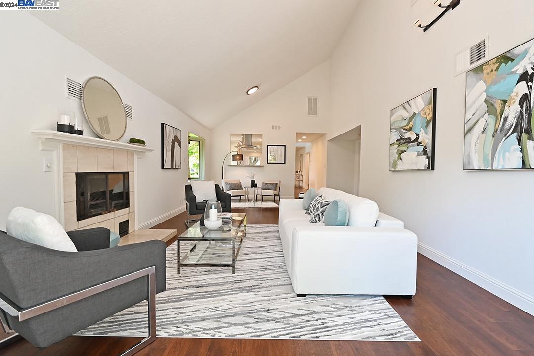 Photo #2: 41062216 Listing 