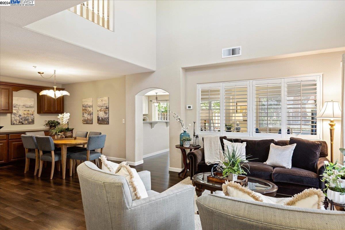 Photo #5: 41062229 Listing 