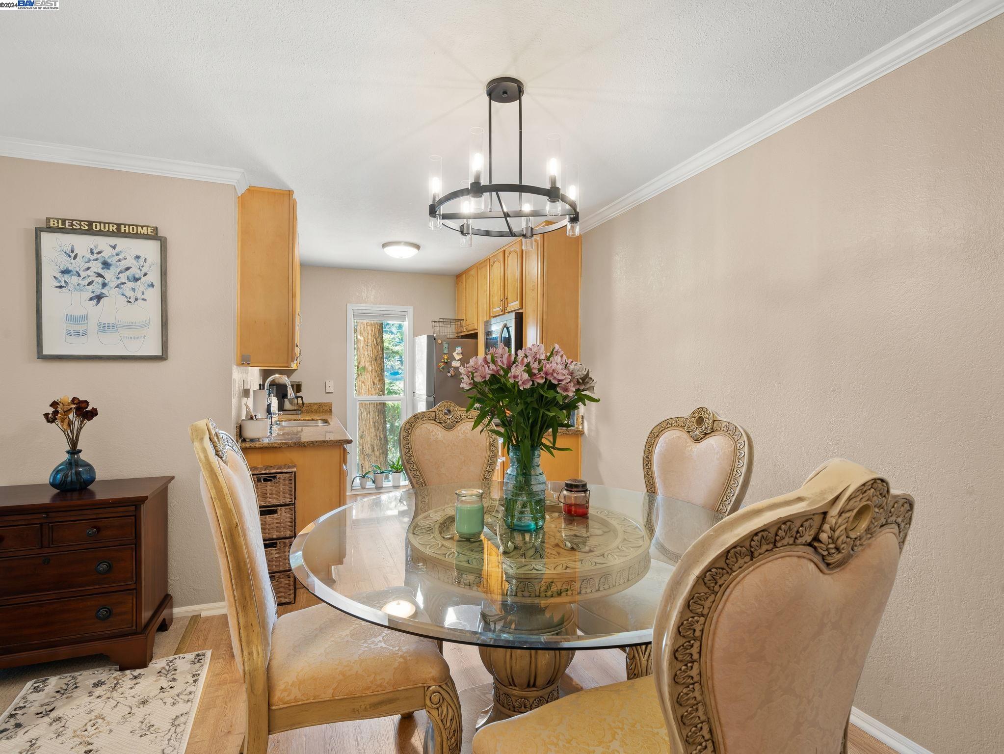 Photo #2: 41062237 Listing 